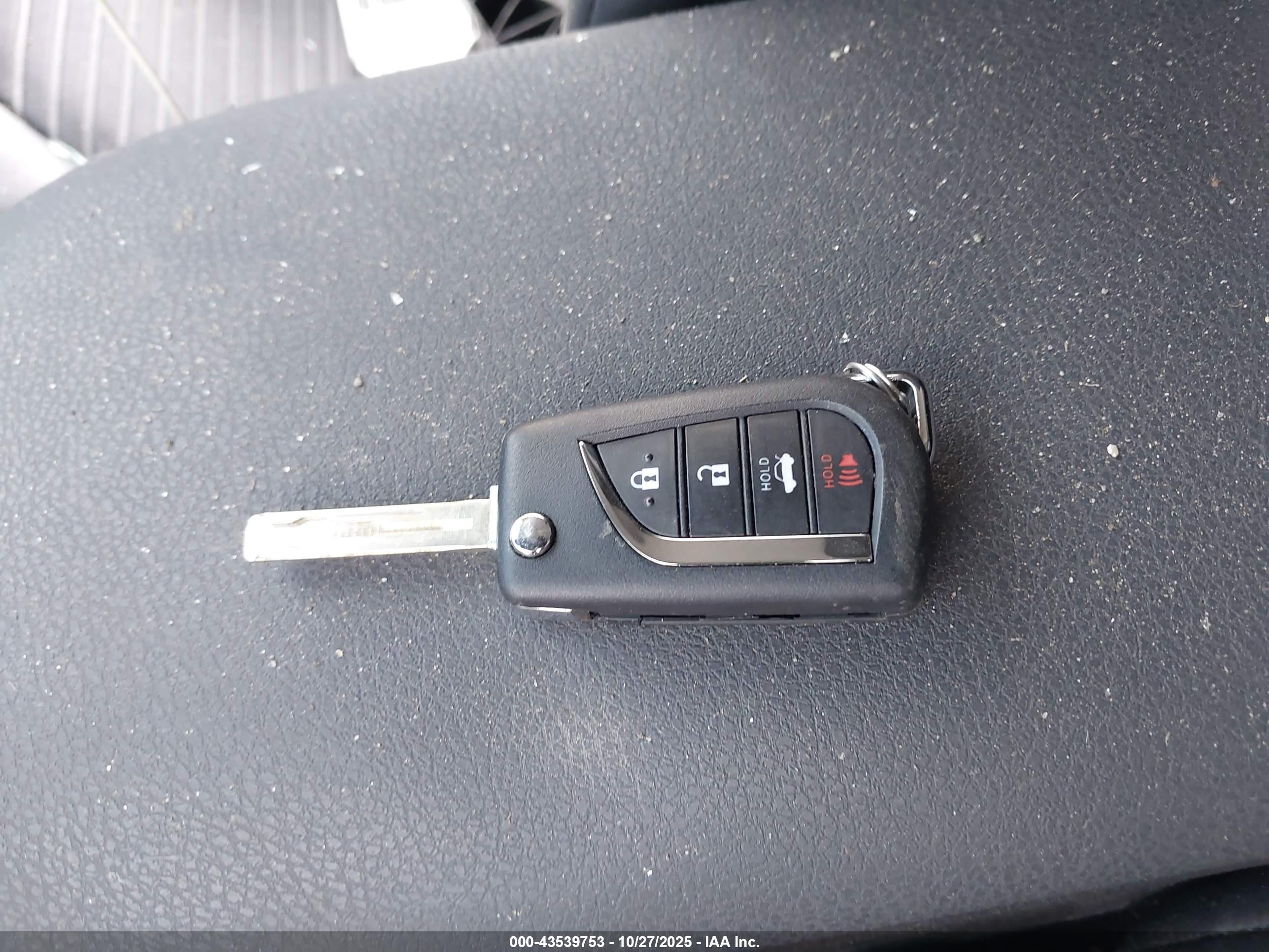 TOYOTA CAMRY image 11