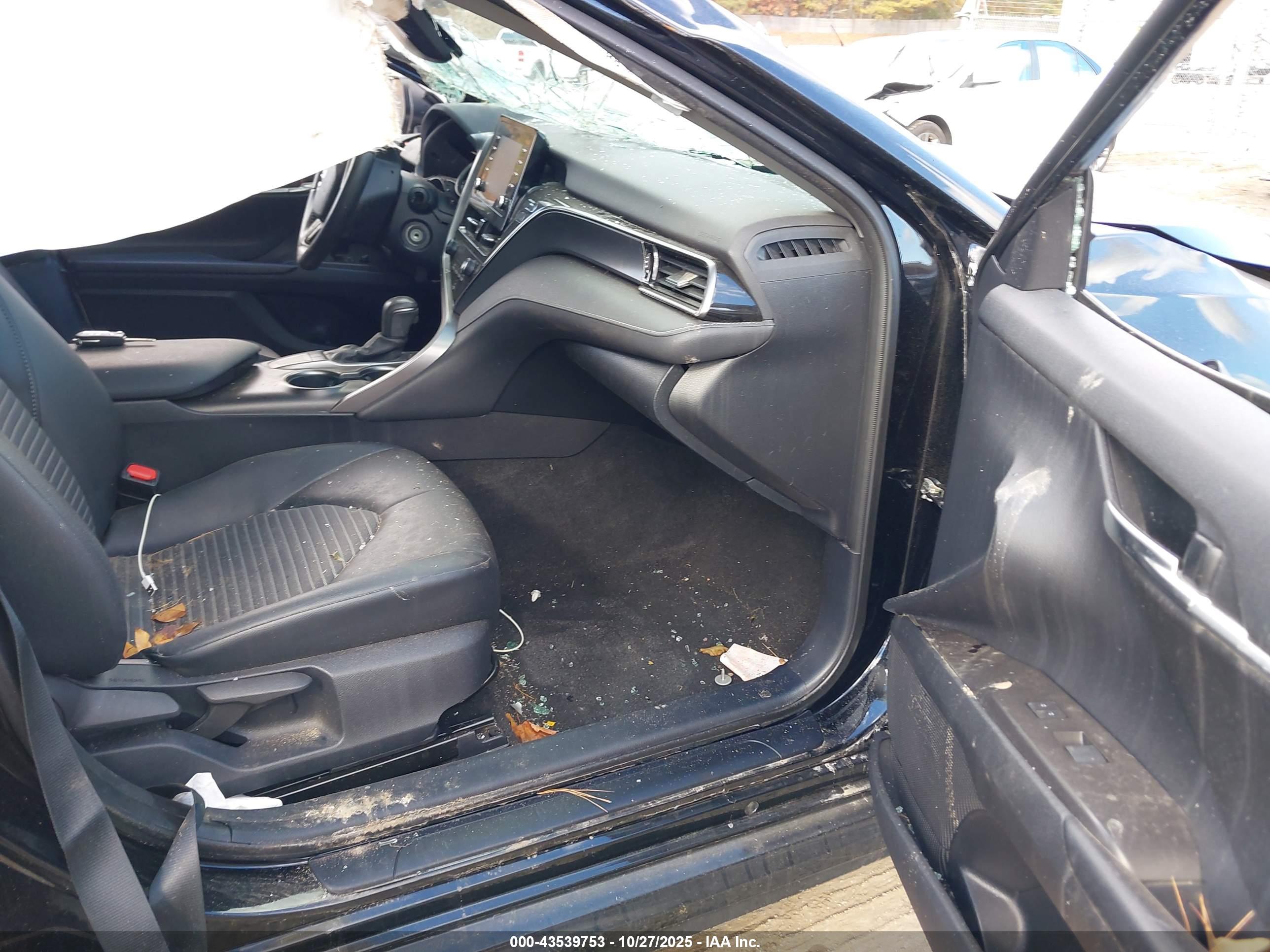 TOYOTA CAMRY image 5