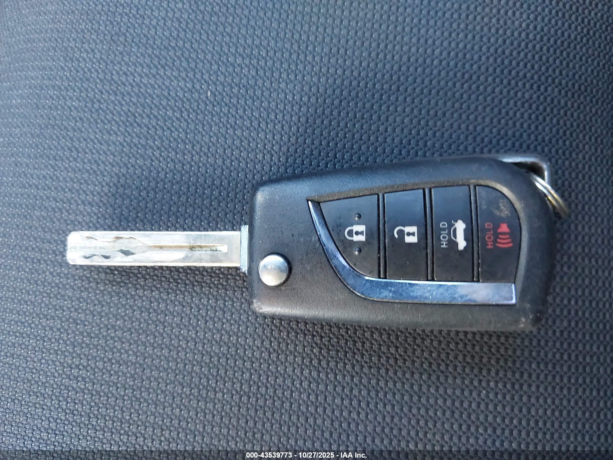 TOYOTA COROLLA image 11