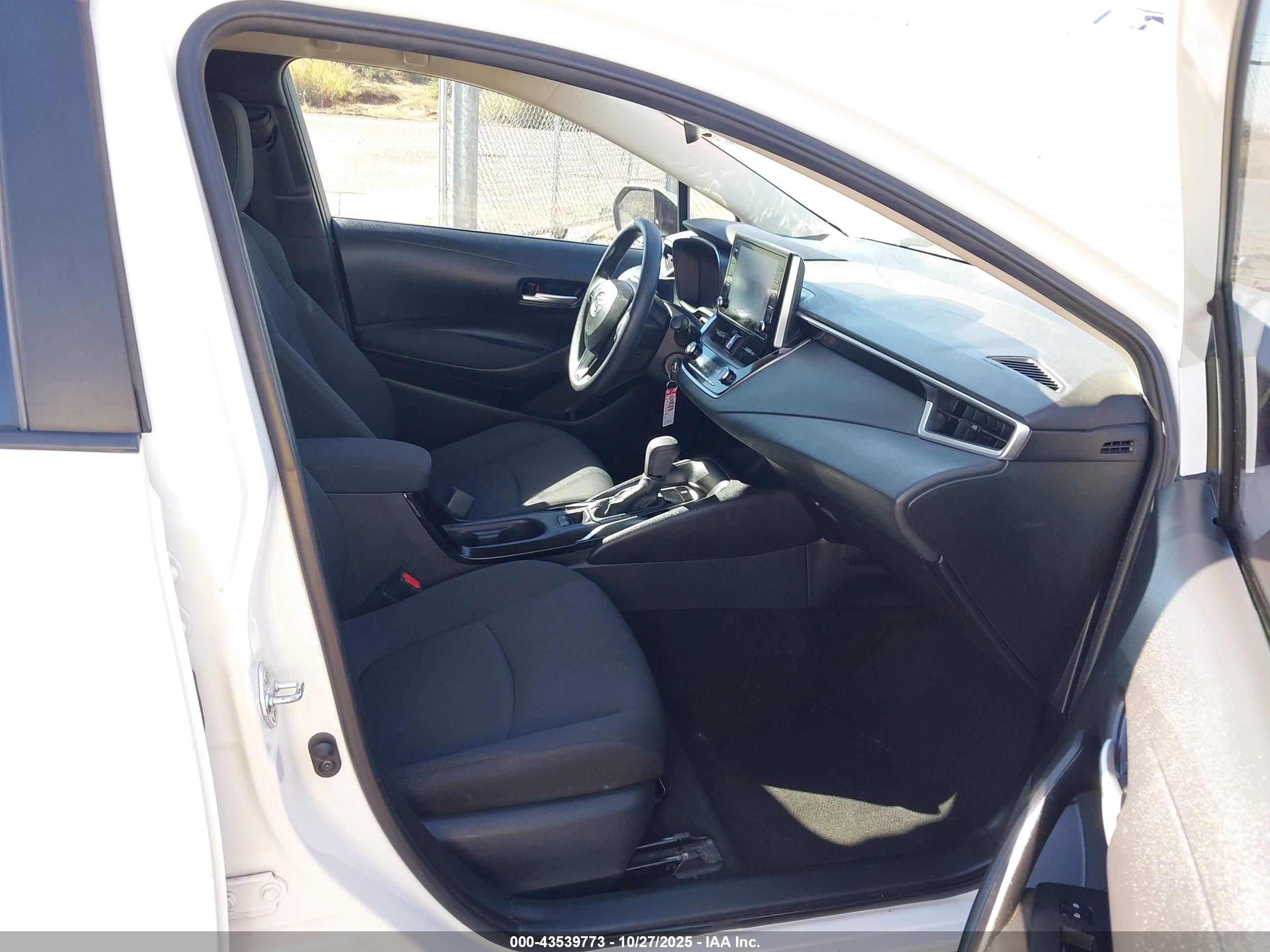 TOYOTA COROLLA image 5