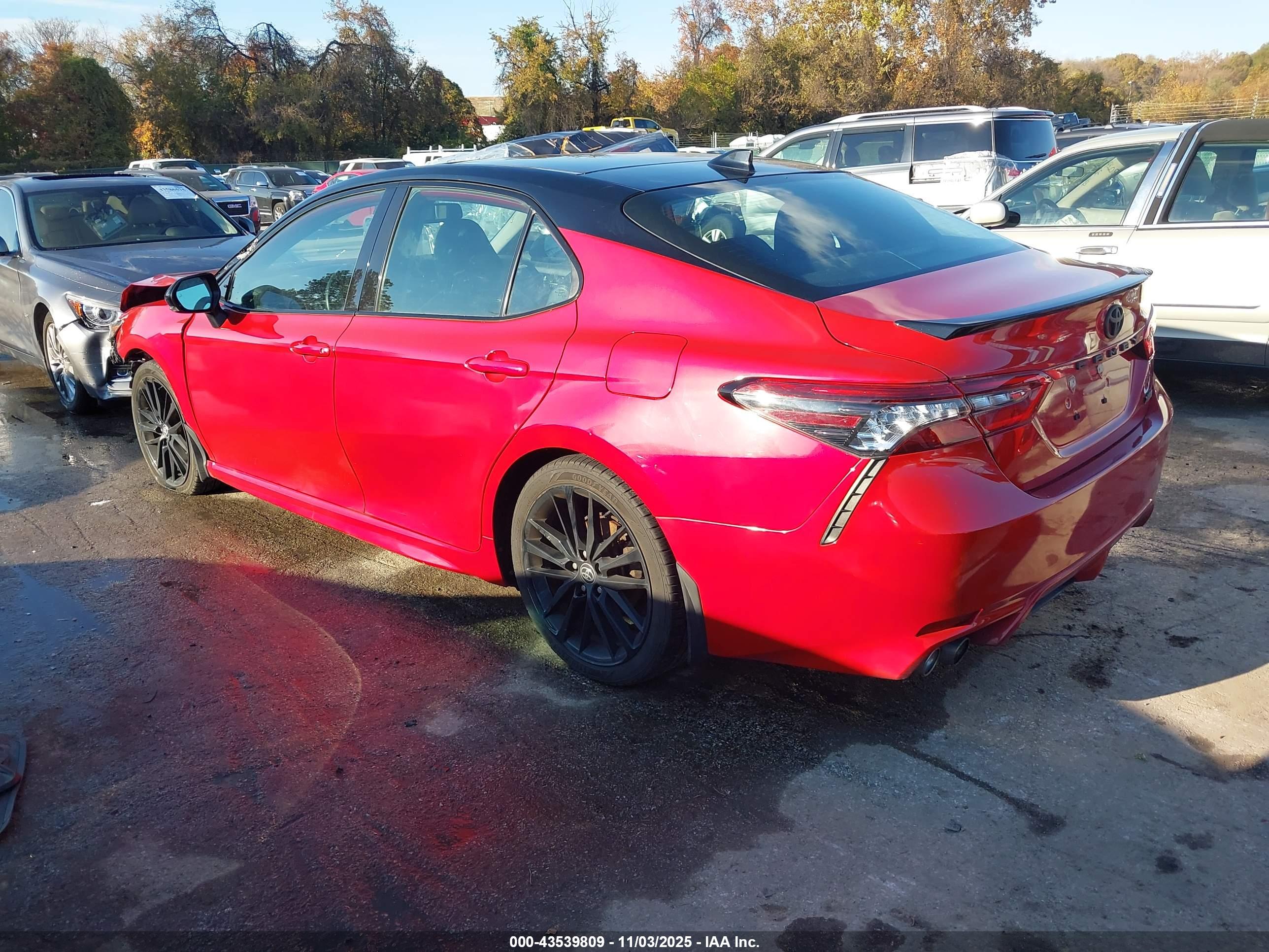 TOYOTA CAMRY image 3