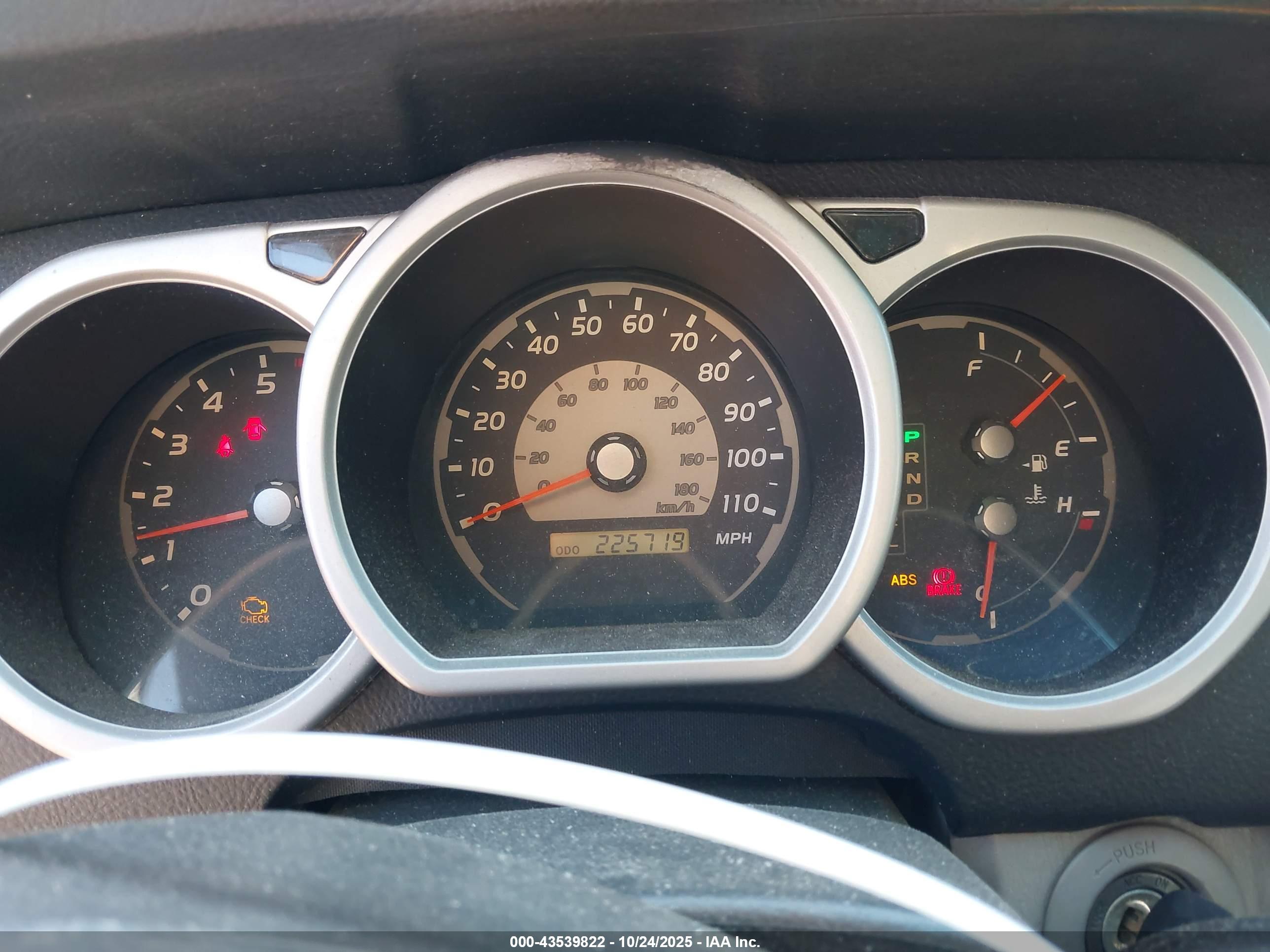 TOYOTA 4RUNNER image 7