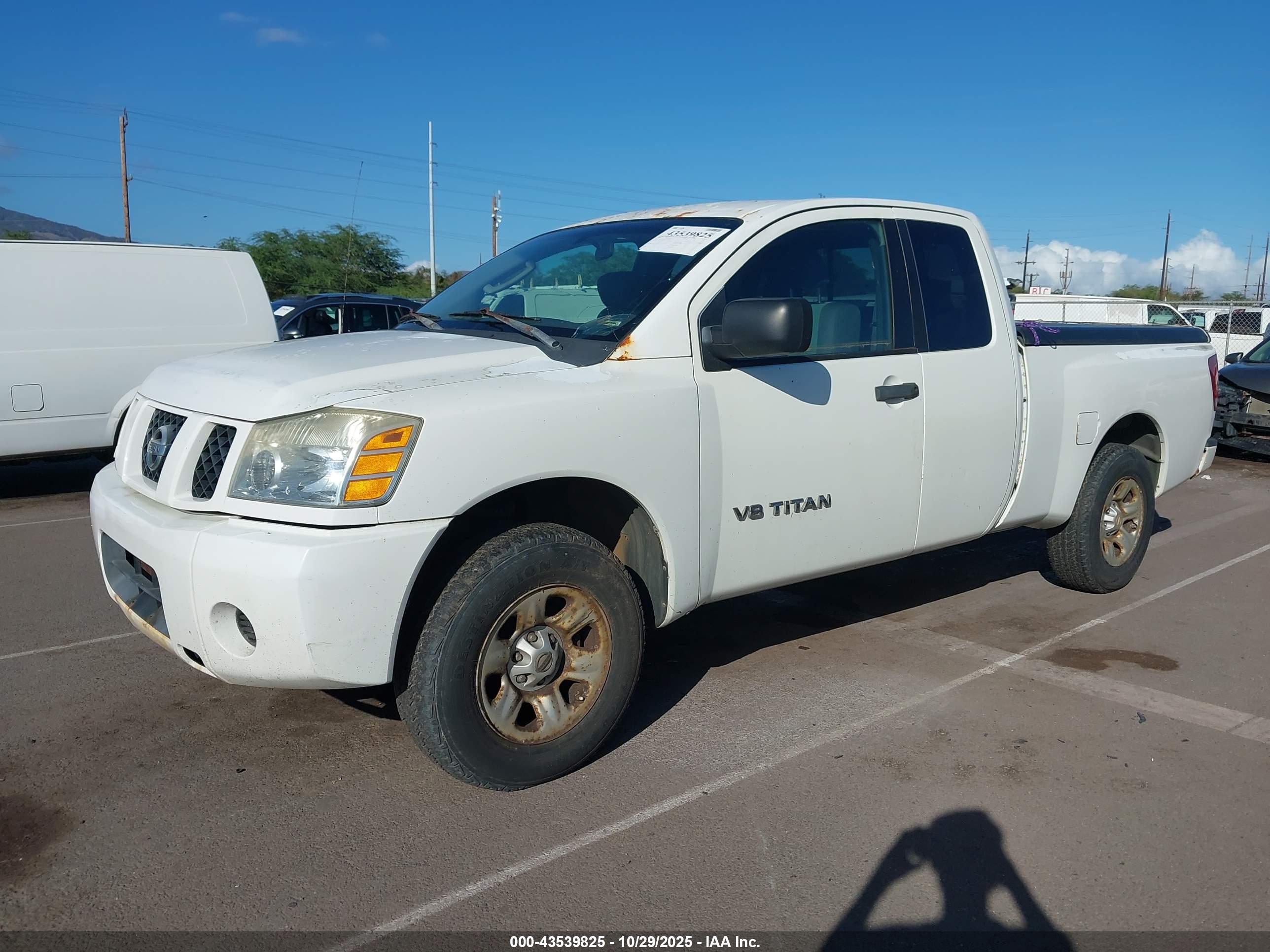 NISSAN TITAN image 2