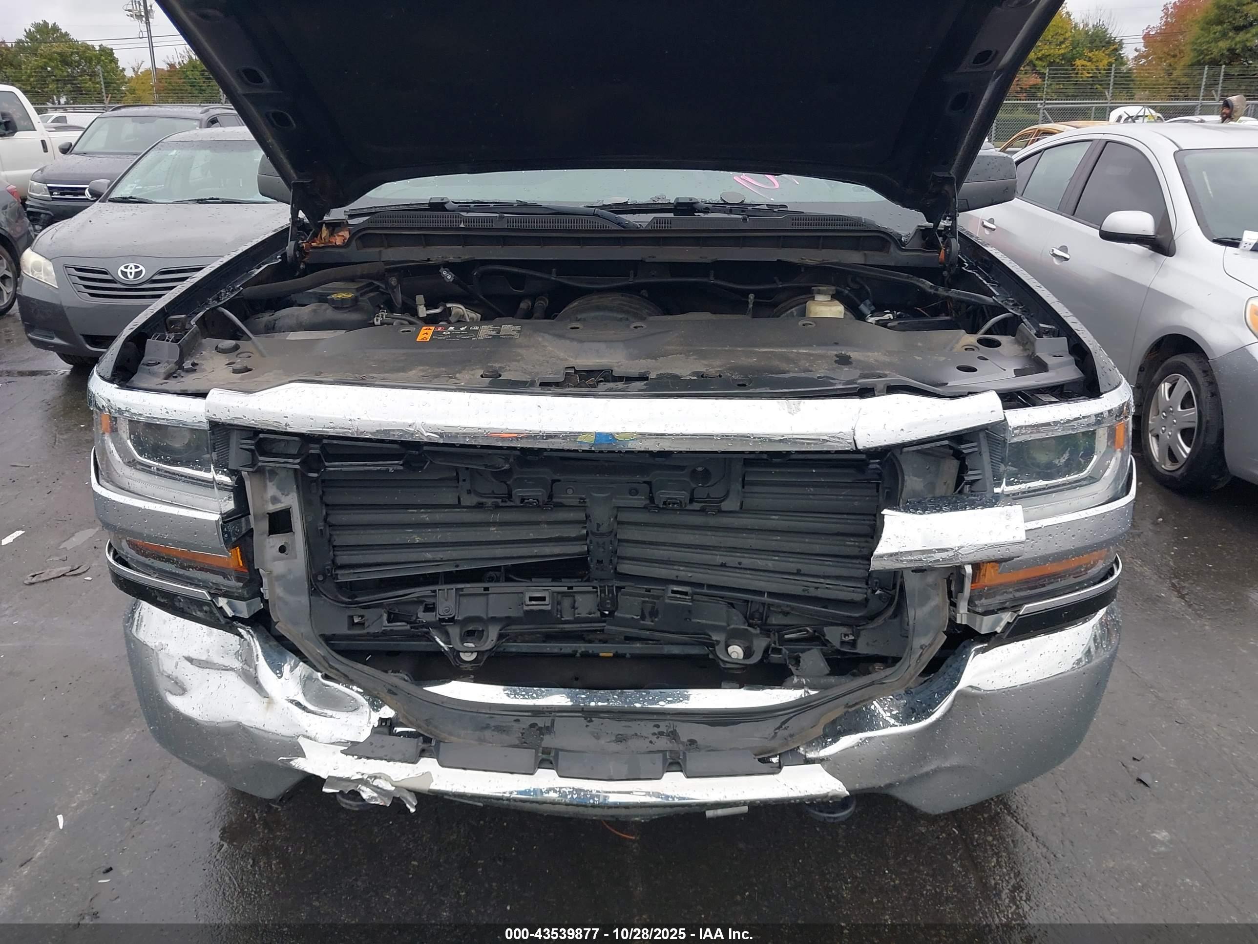 CHEVROLET SILVERADO image 10