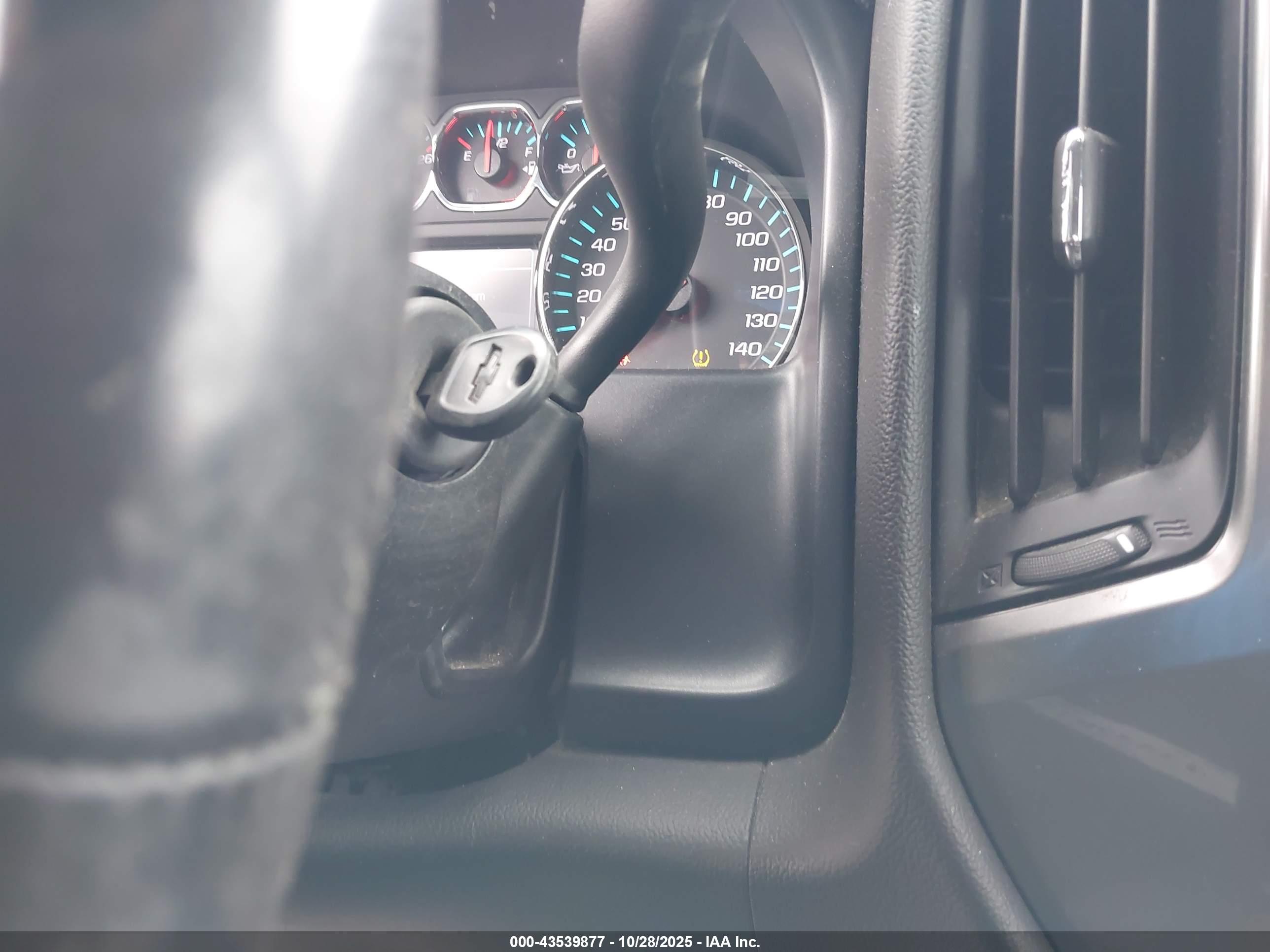 CHEVROLET SILVERADO image 11
