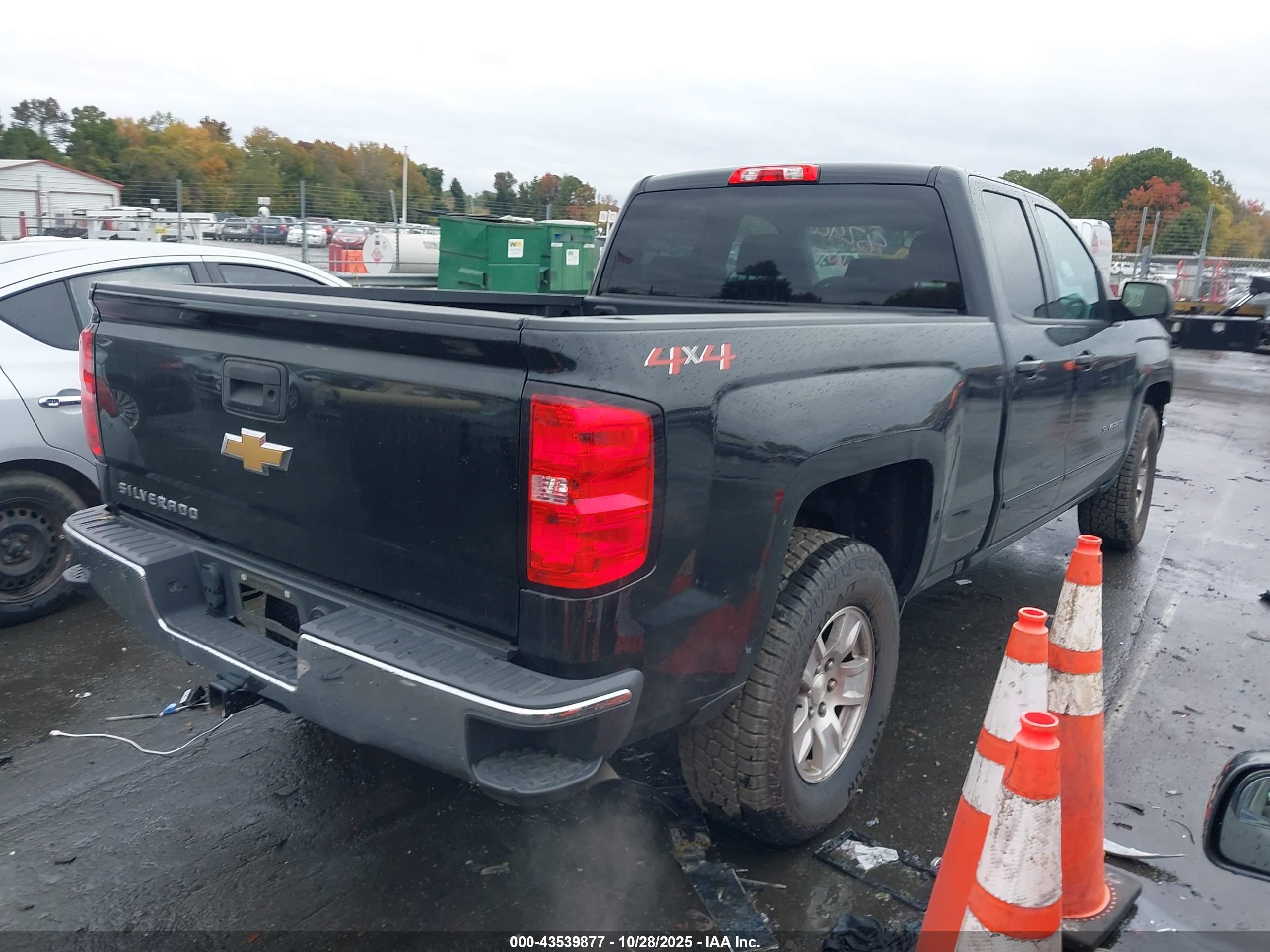 CHEVROLET SILVERADO image 4