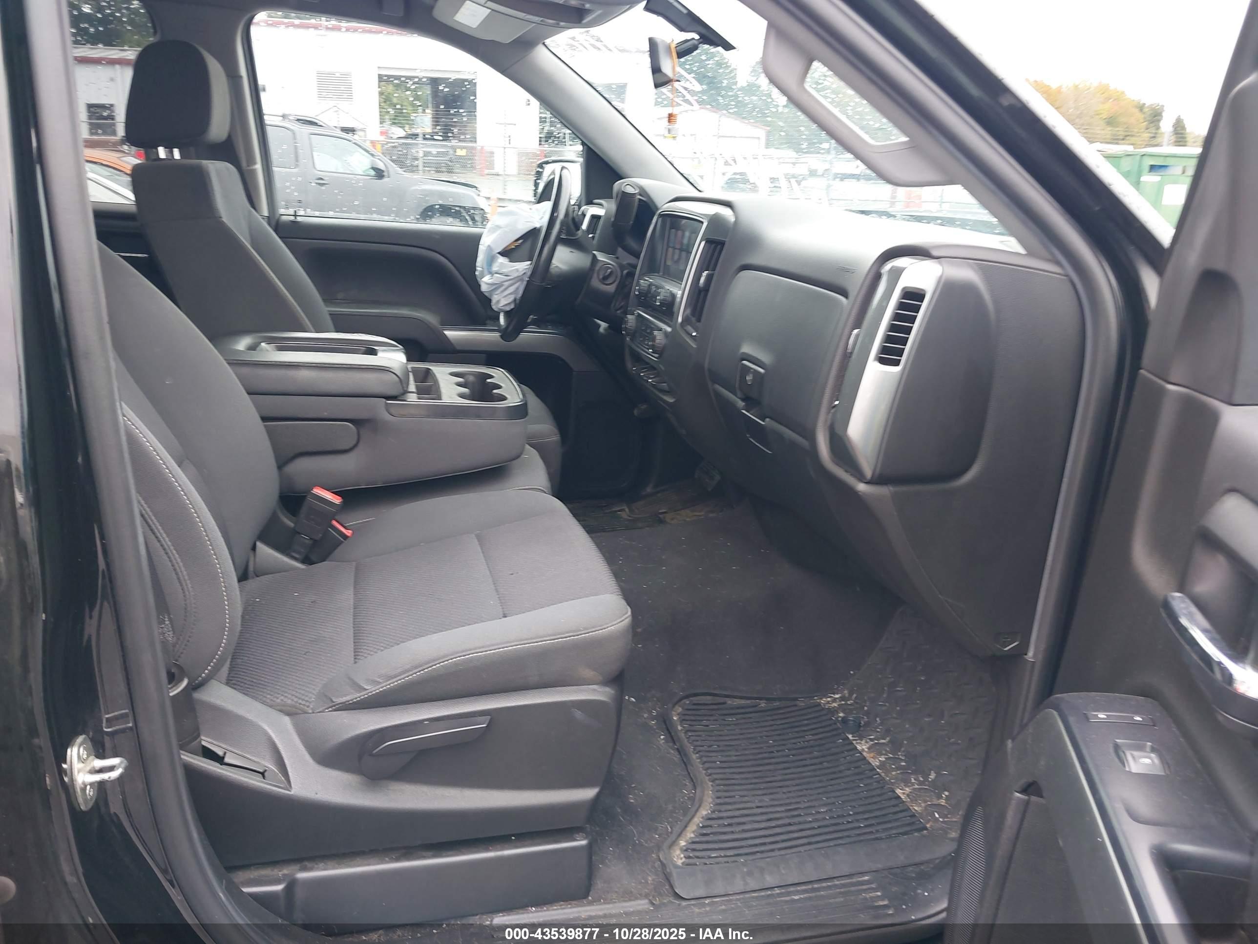 CHEVROLET SILVERADO image 5