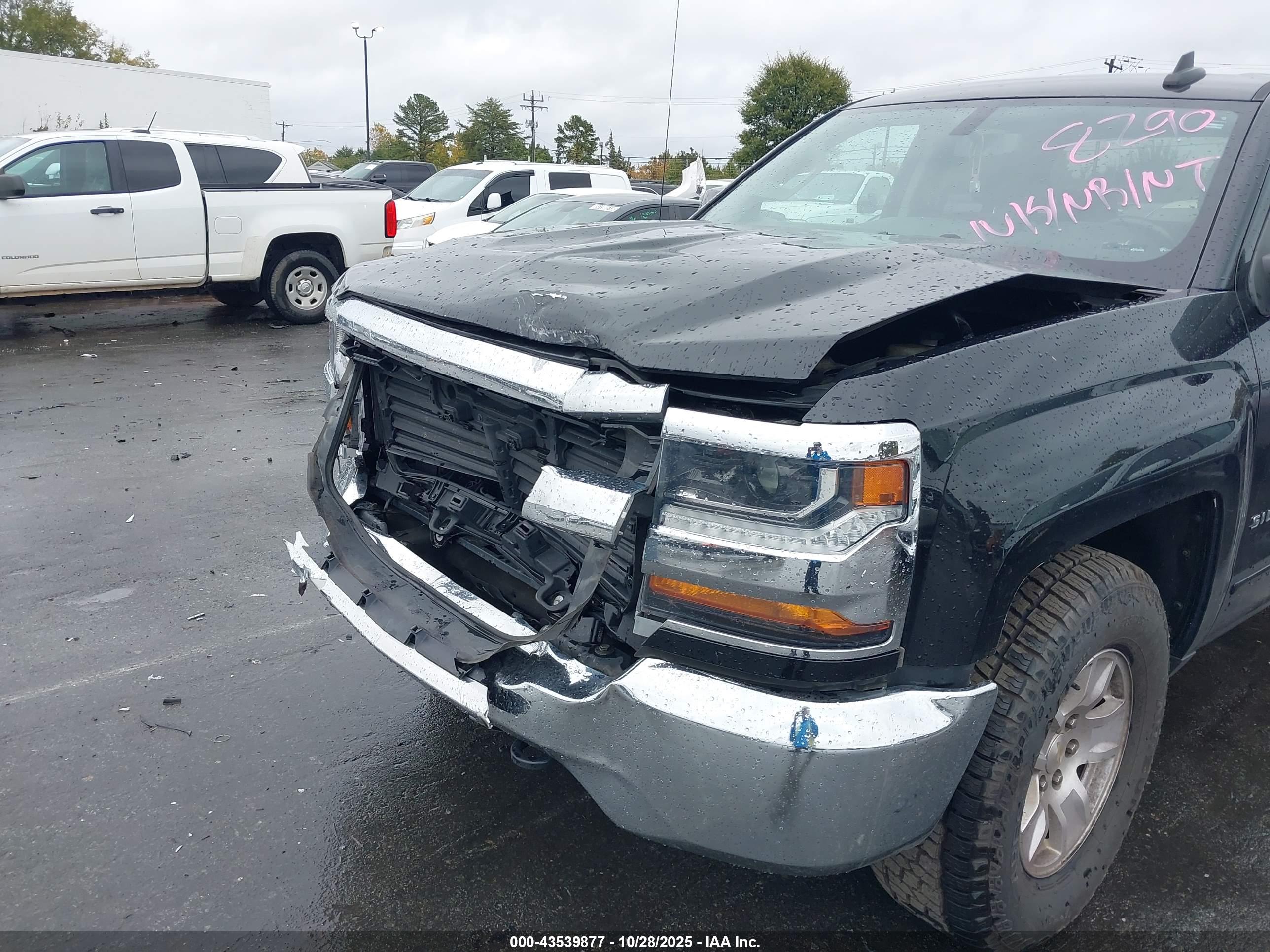 CHEVROLET SILVERADO image 6