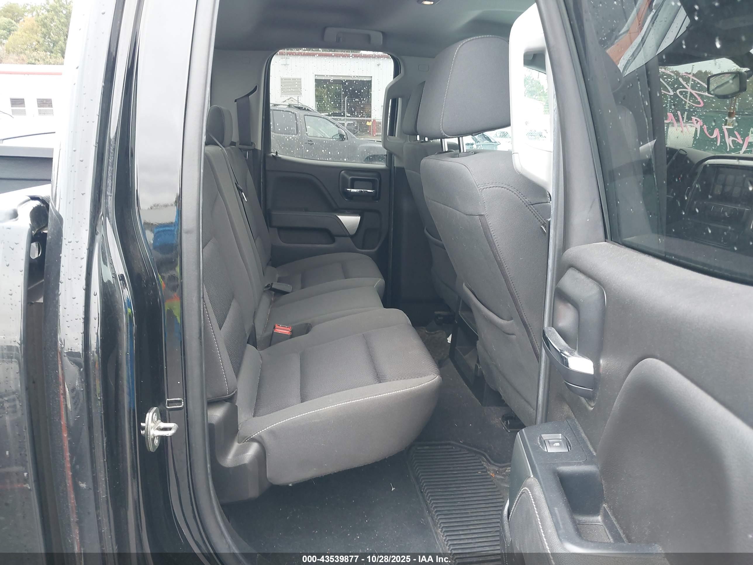 CHEVROLET SILVERADO image 8