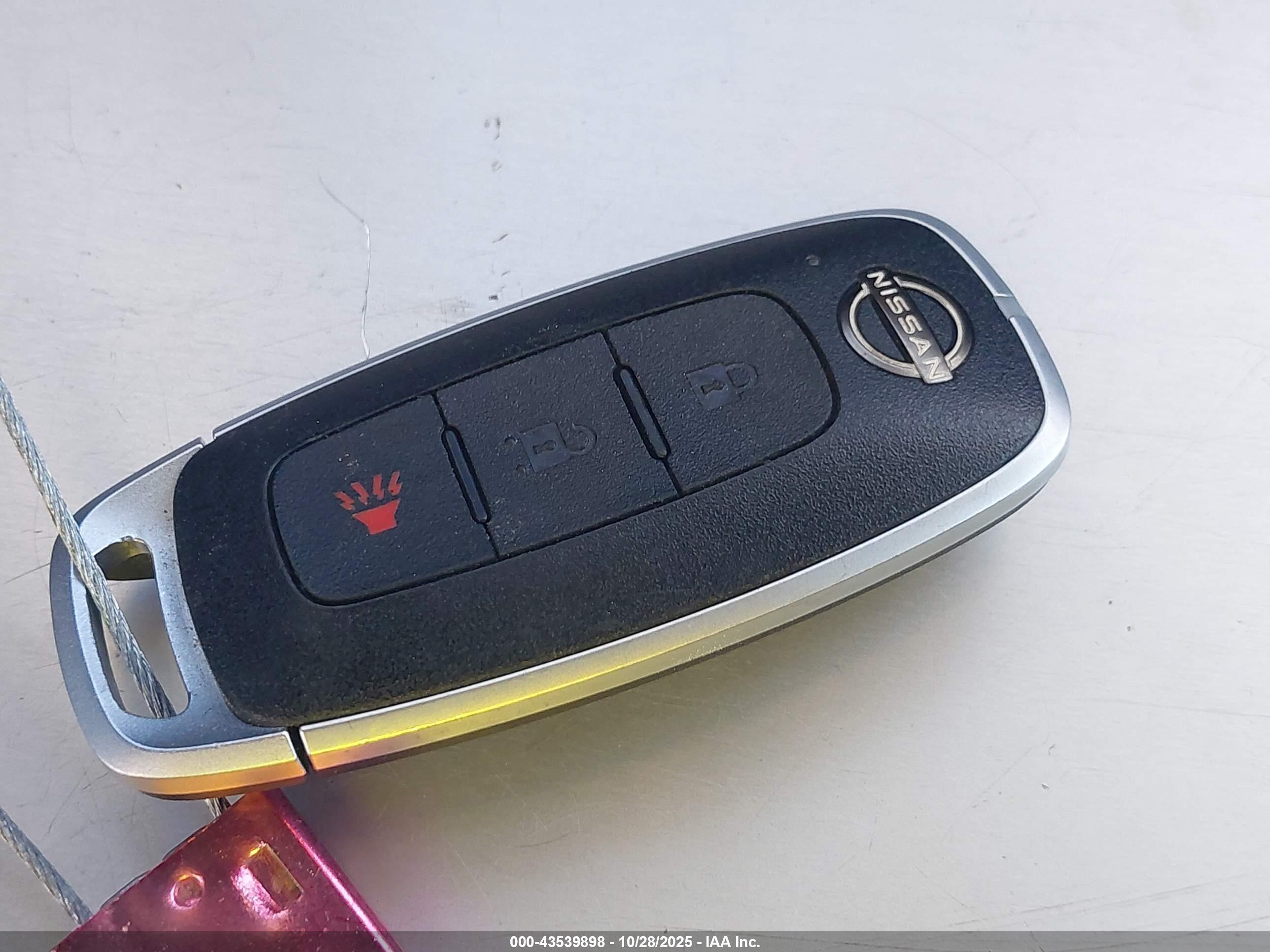 NISSAN KICKS image 11