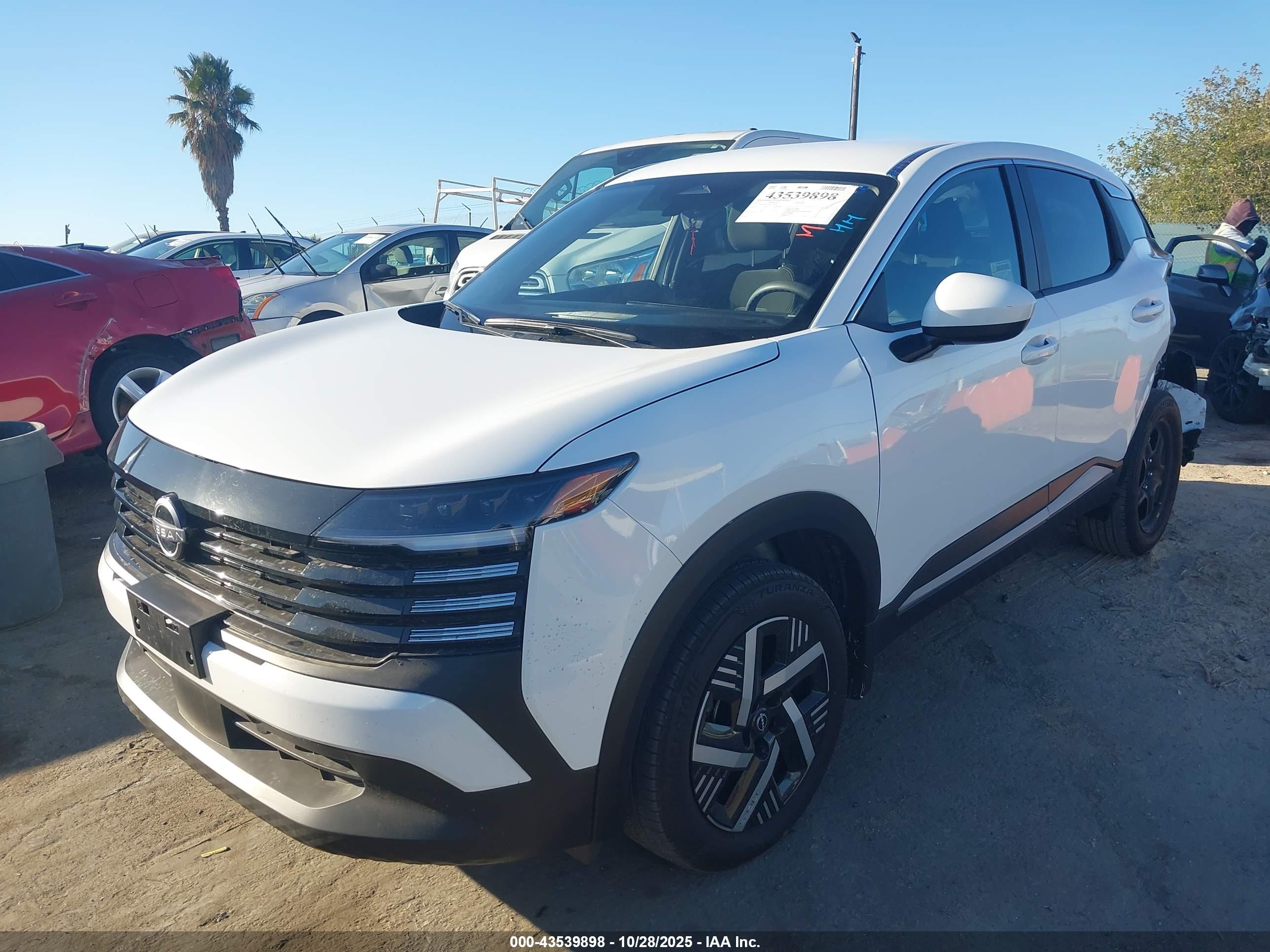 NISSAN KICKS image 2