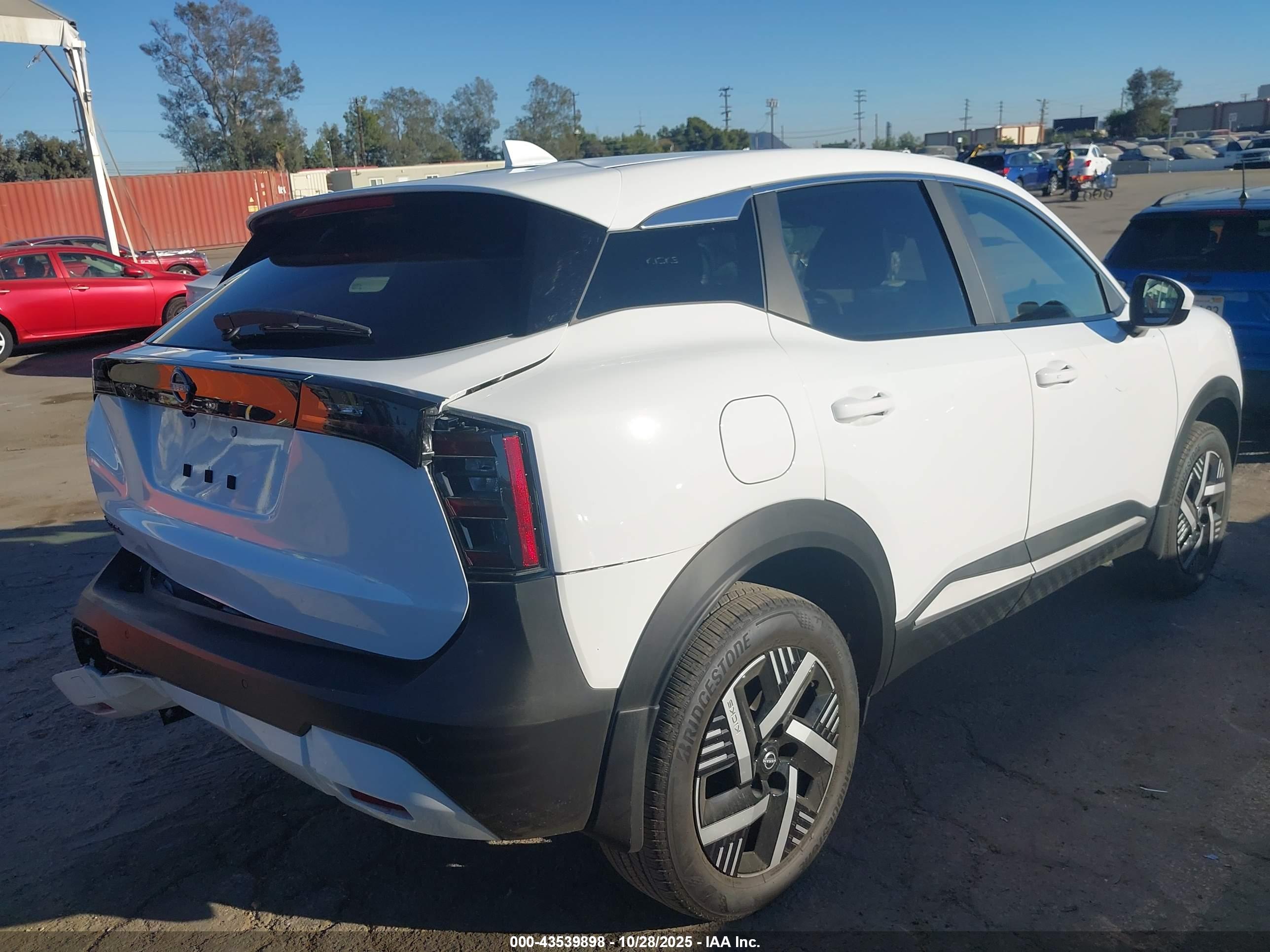 NISSAN KICKS image 4