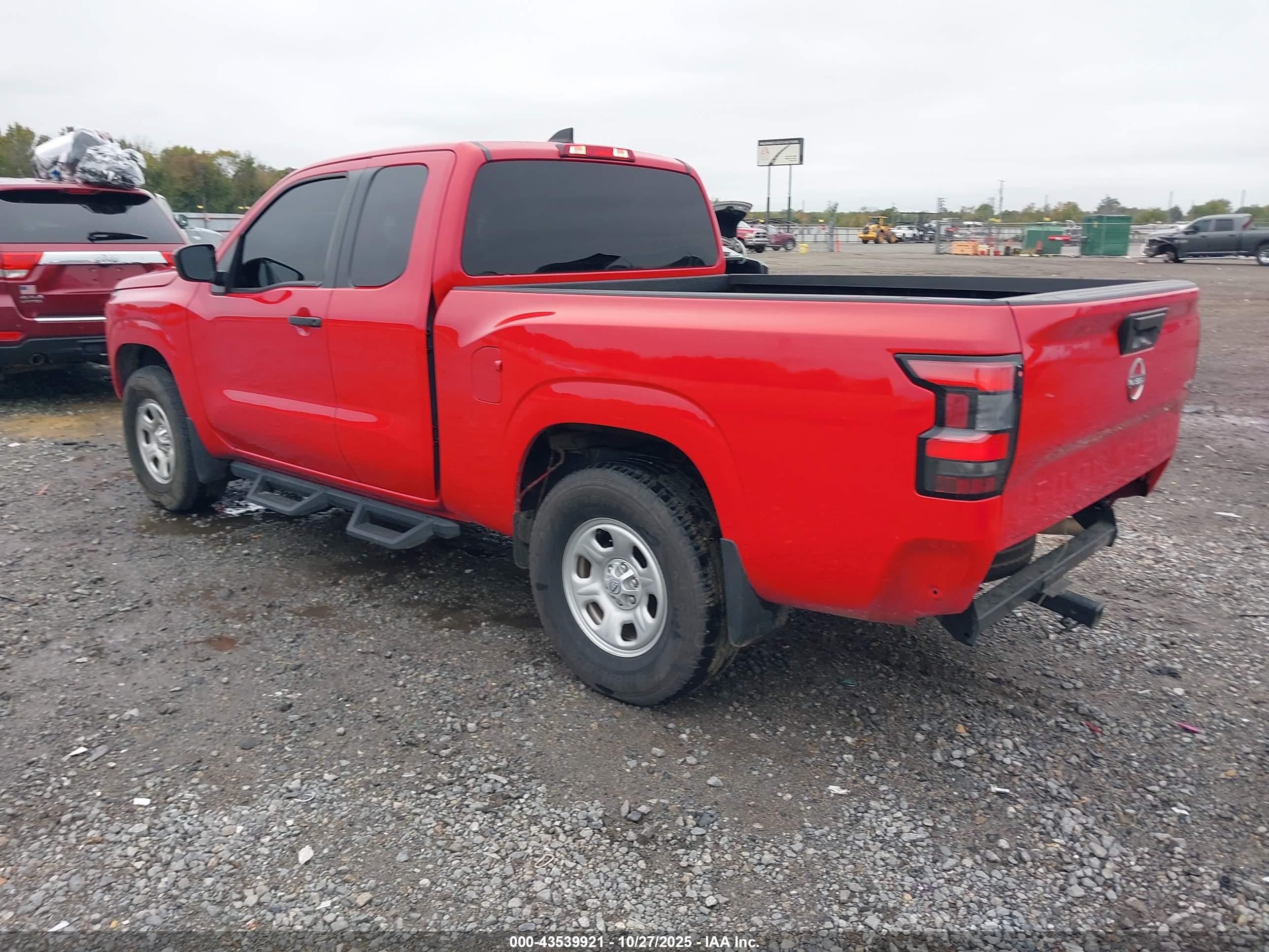 NISSAN FRONTIER image 3