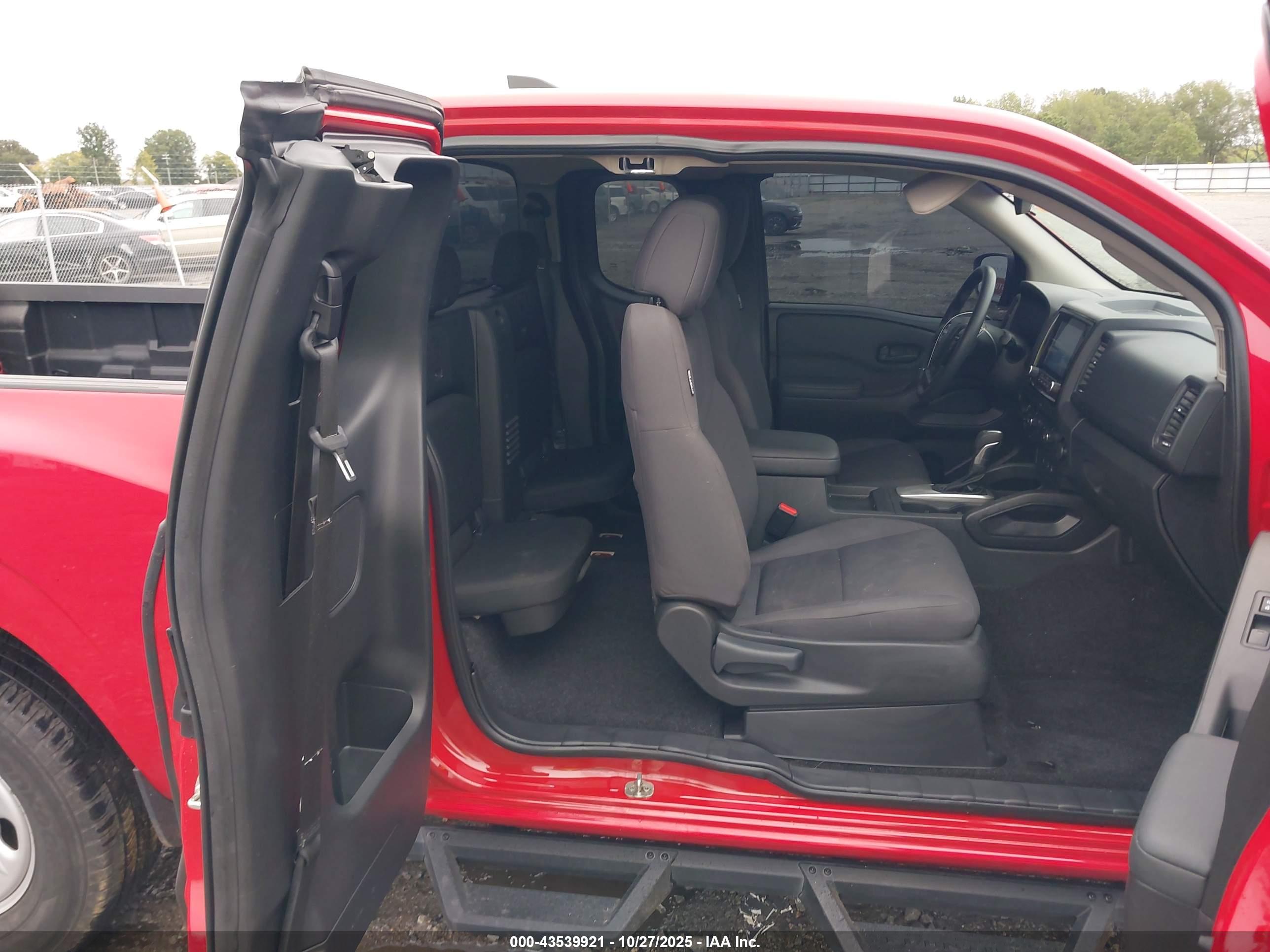 NISSAN FRONTIER image 8