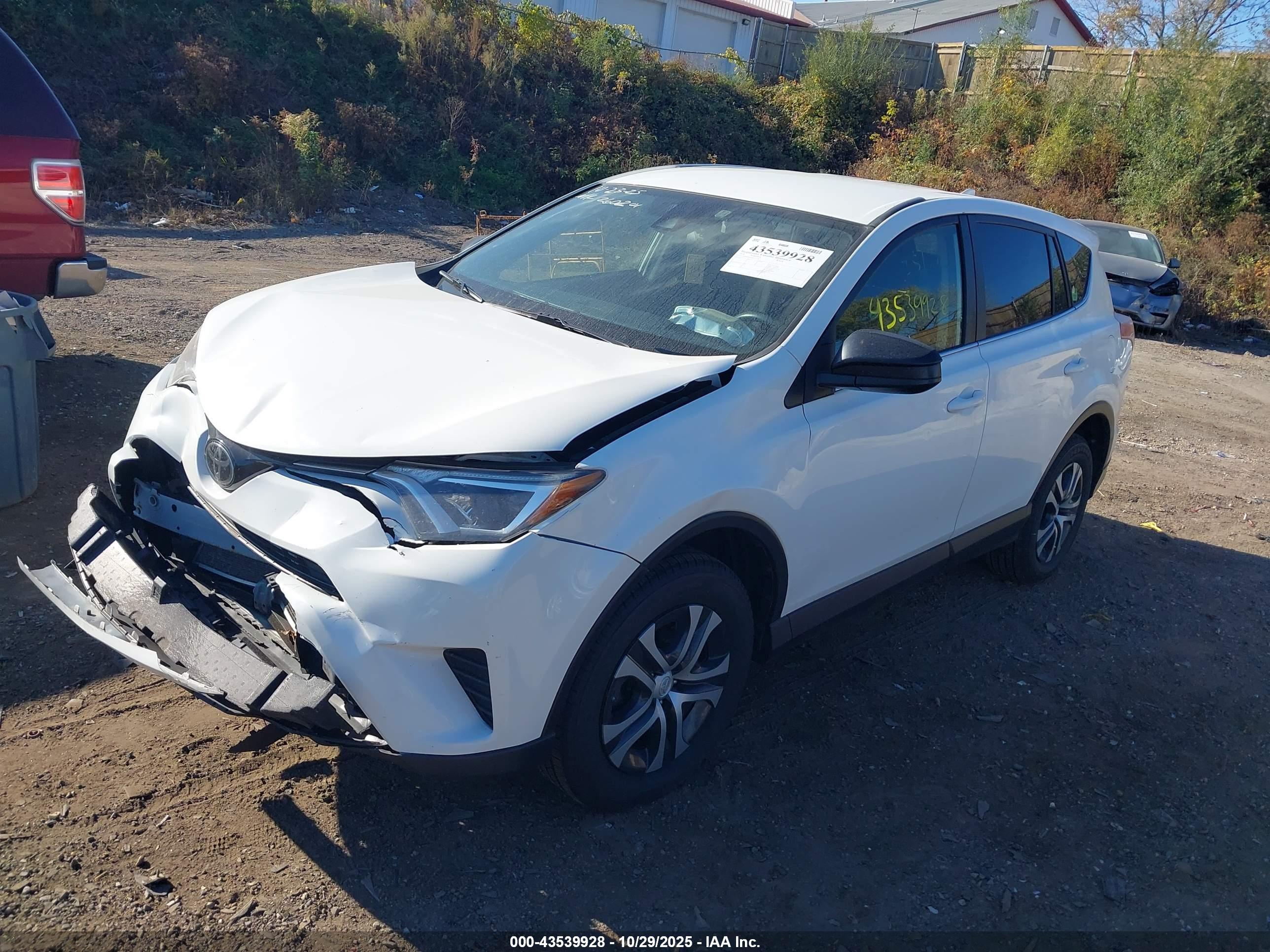 TOYOTA RAV4 image 2