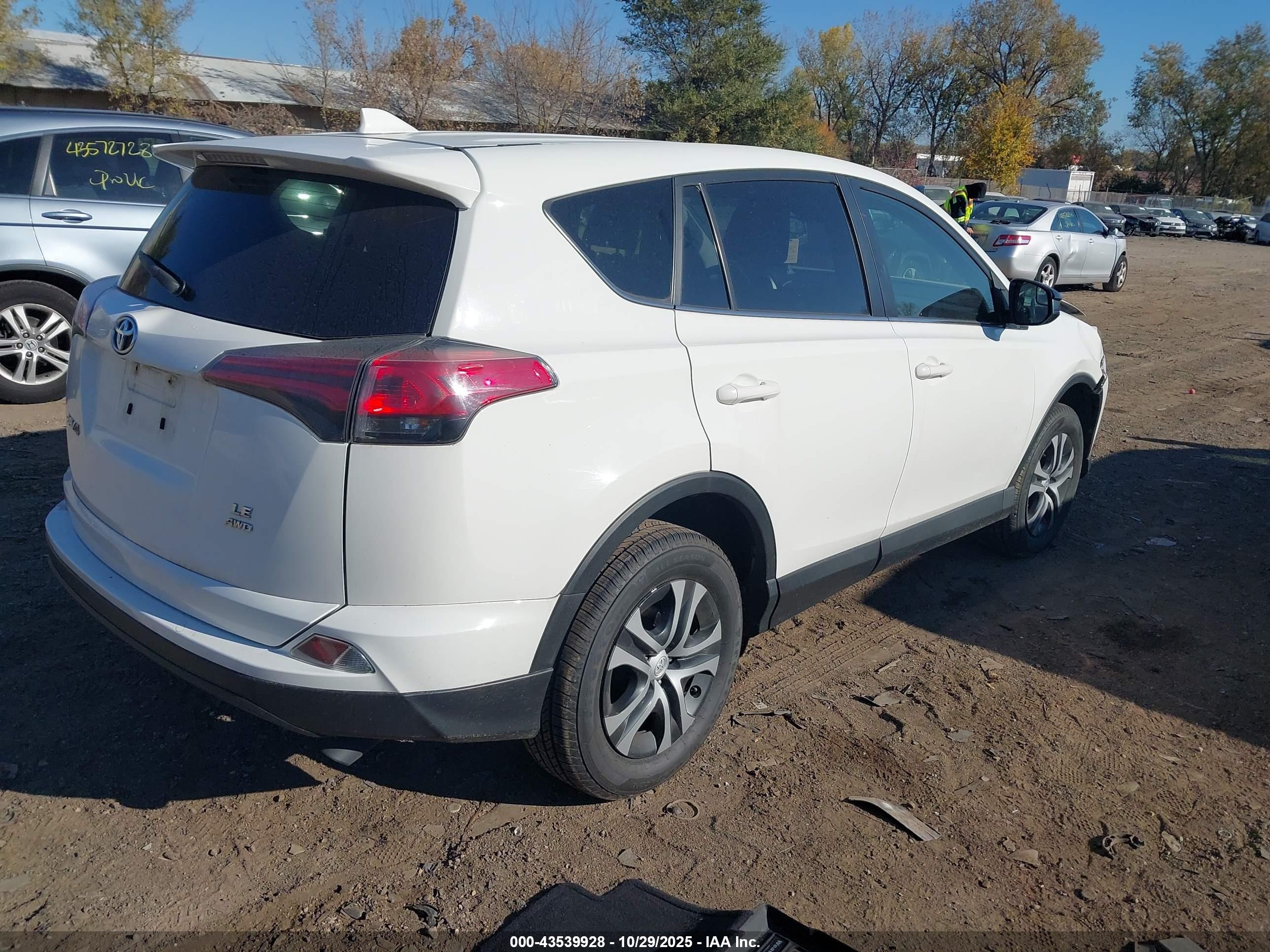 TOYOTA RAV4 image 4