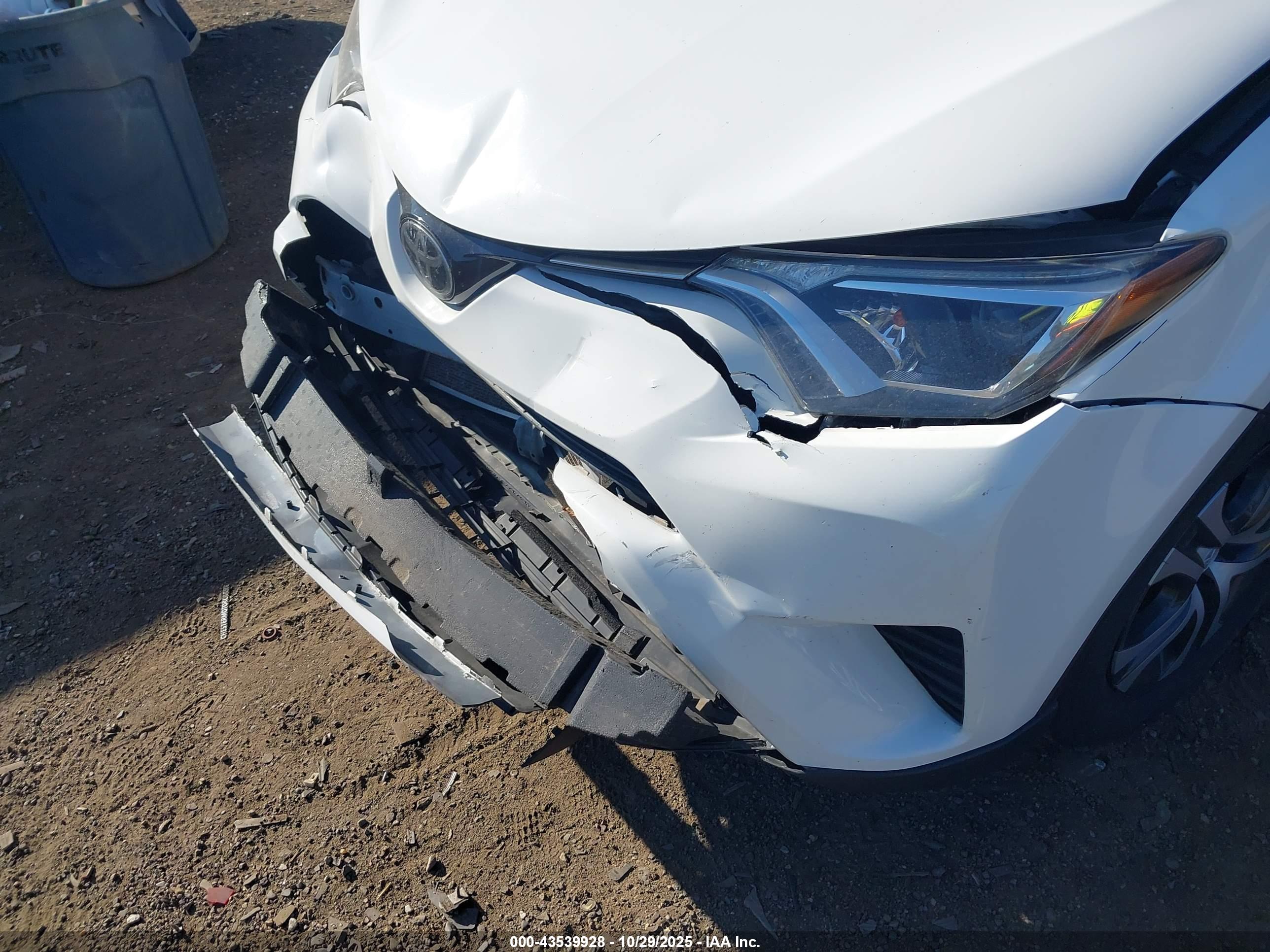 TOYOTA RAV4 image 6