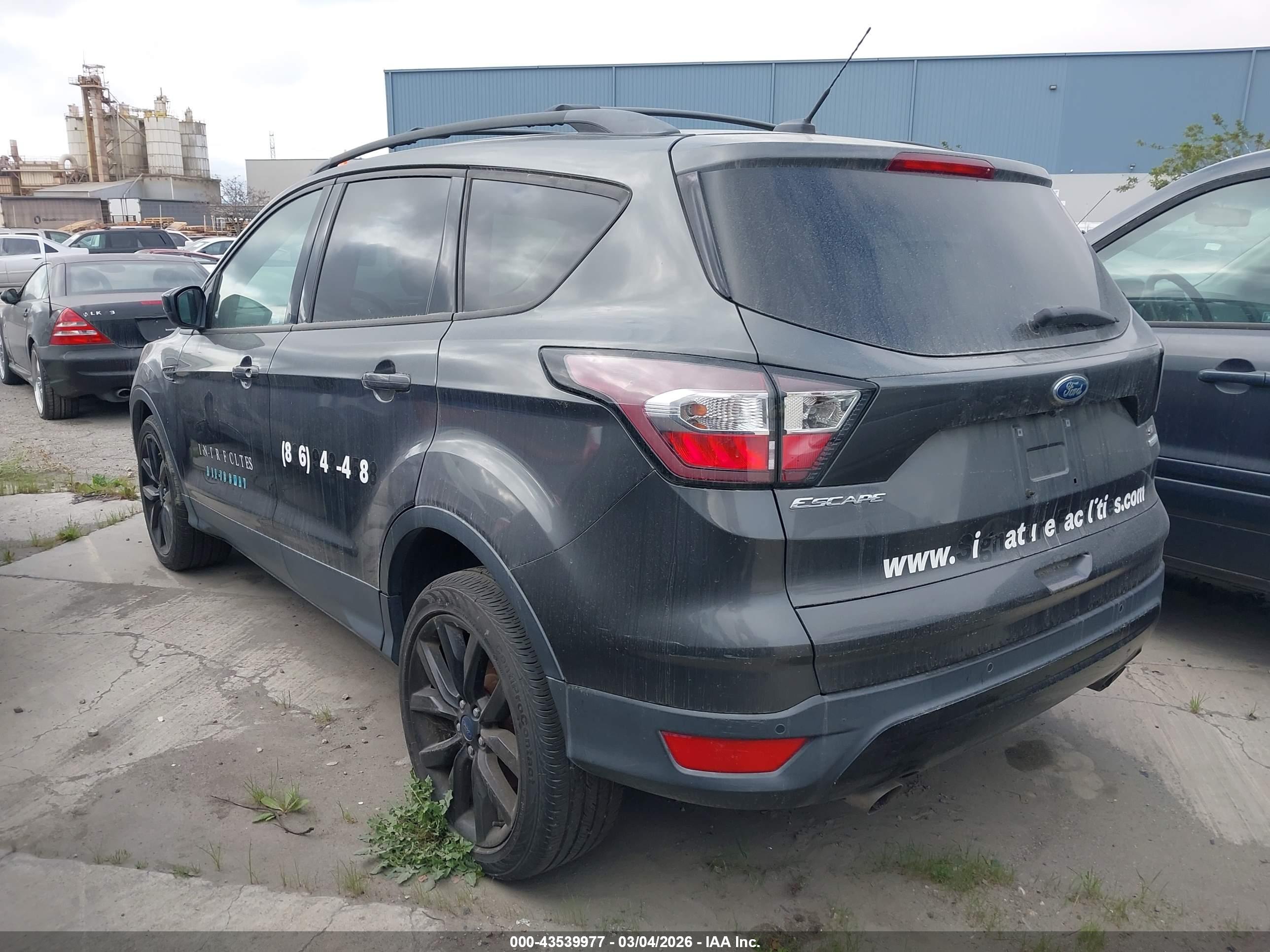 FORD ESCAPE image 3