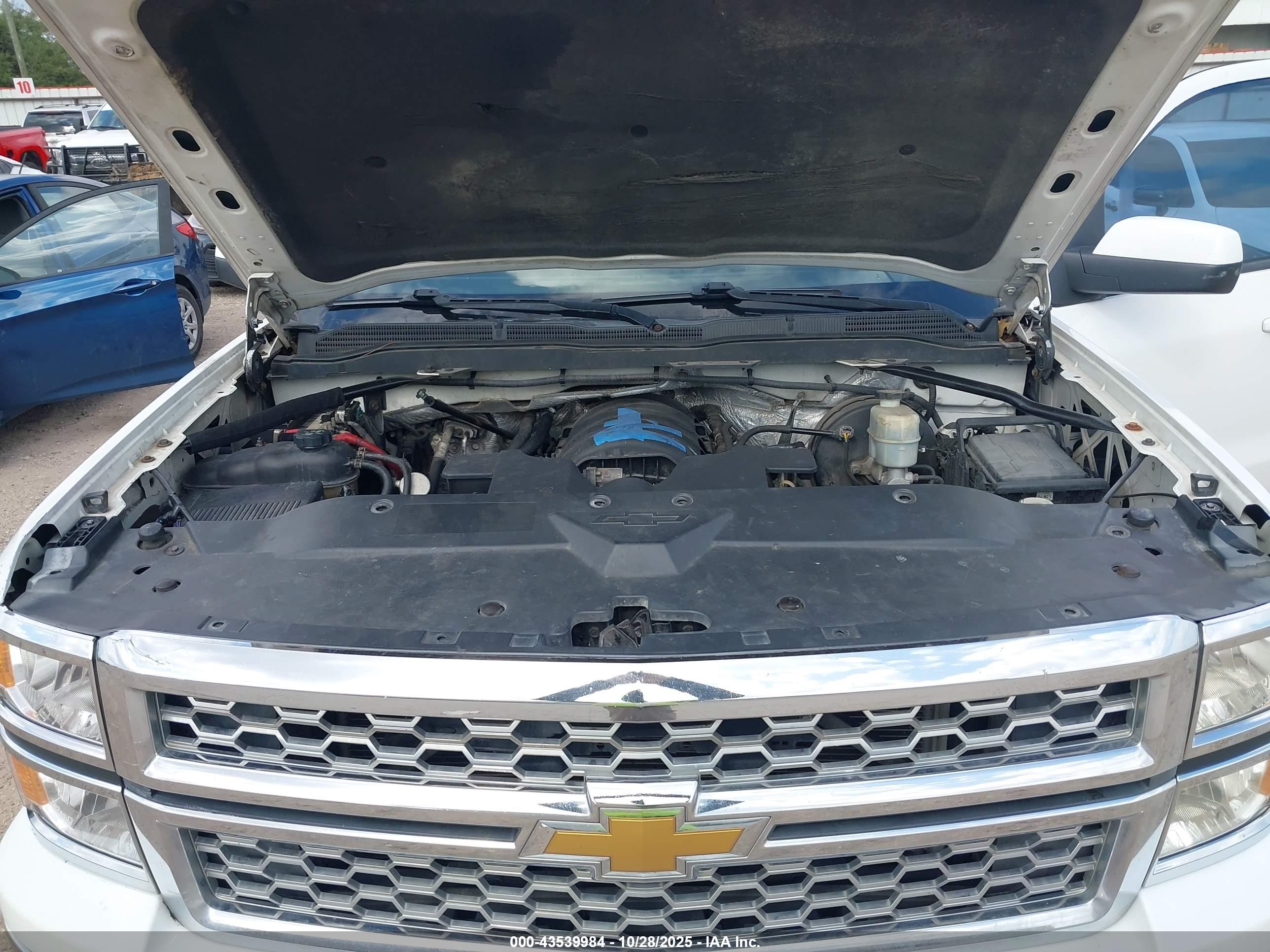 CHEVROLET SILVERADO image 10