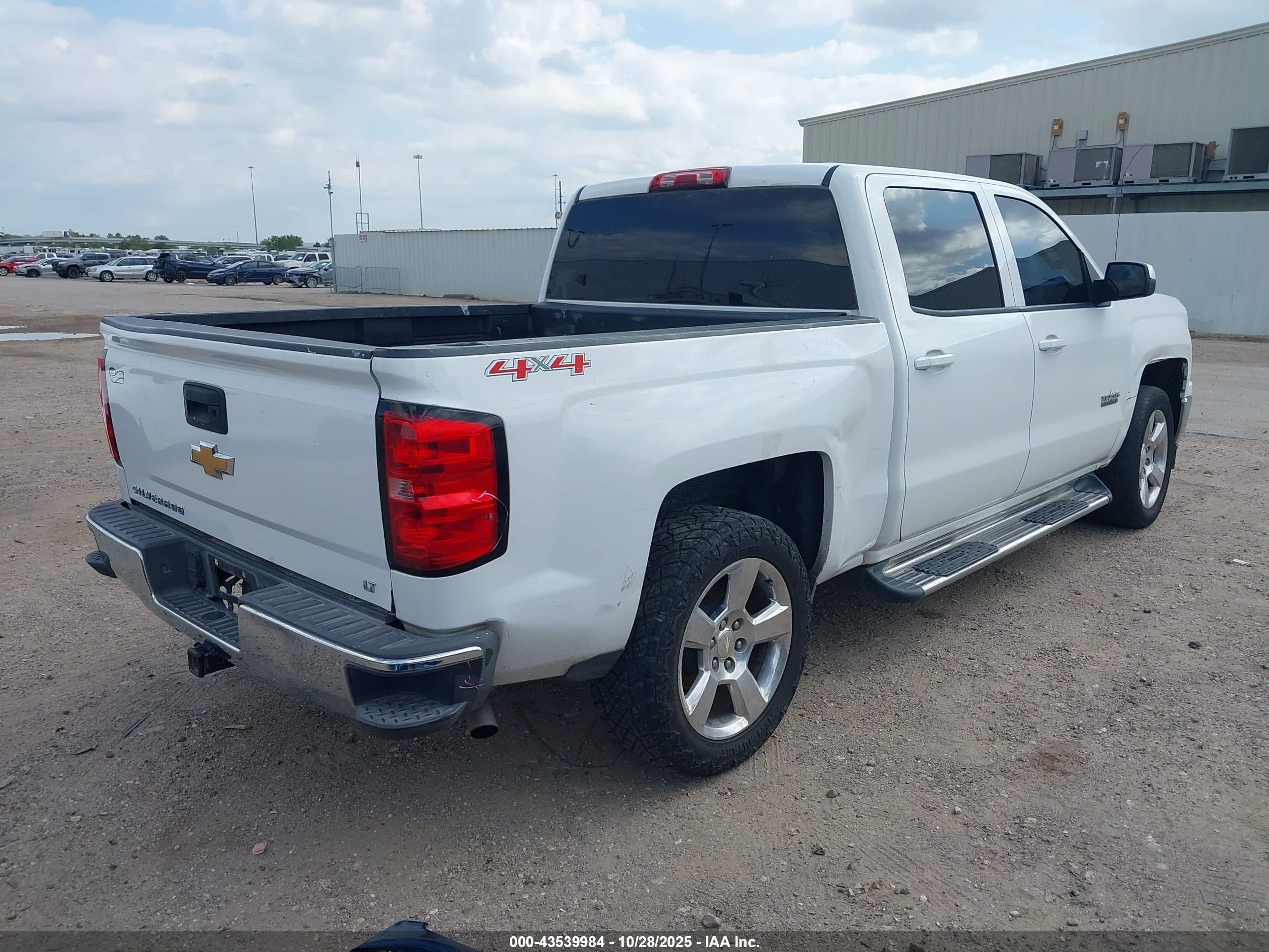 CHEVROLET SILVERADO image 4
