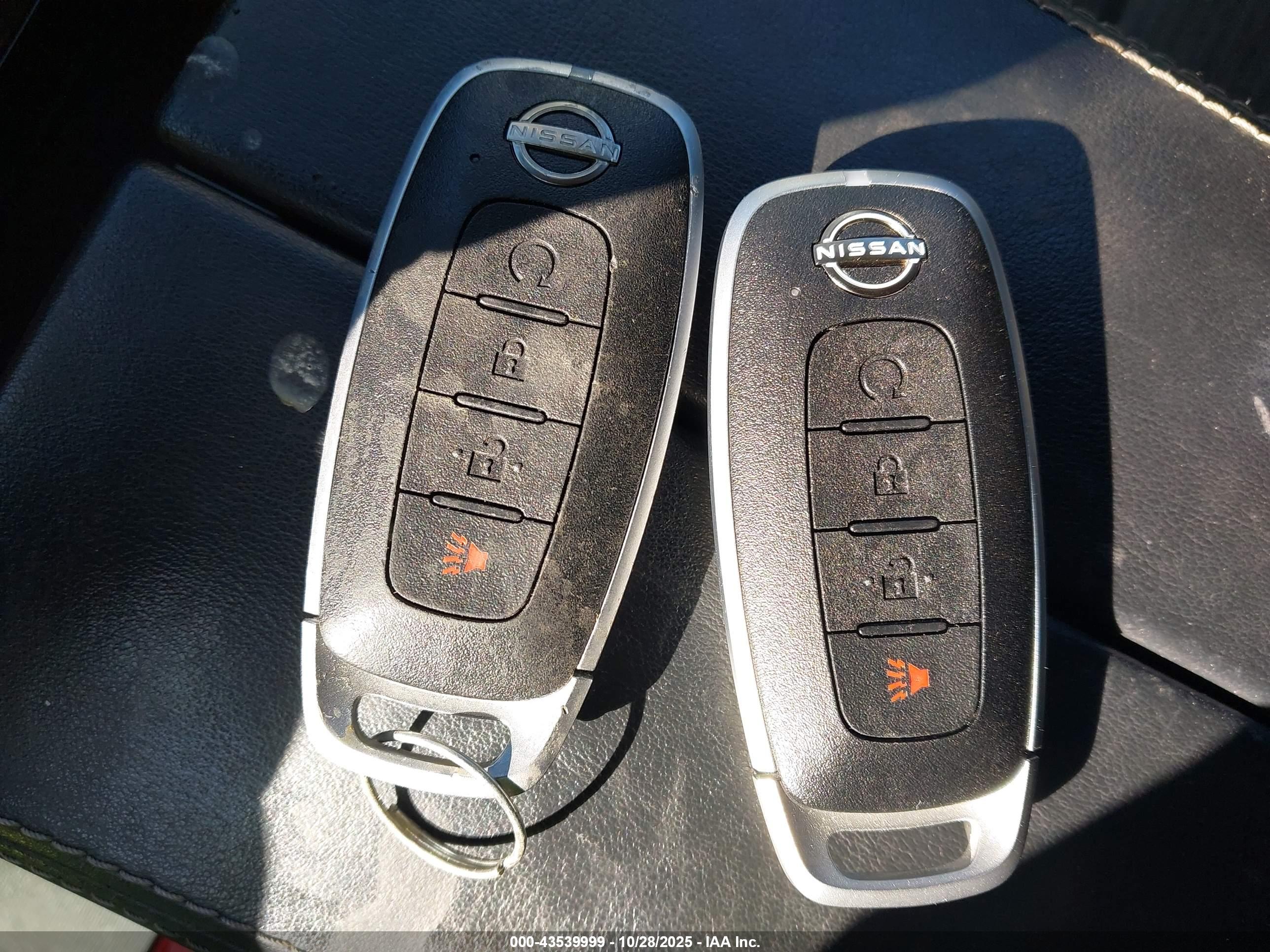 NISSAN ROGUE image 11