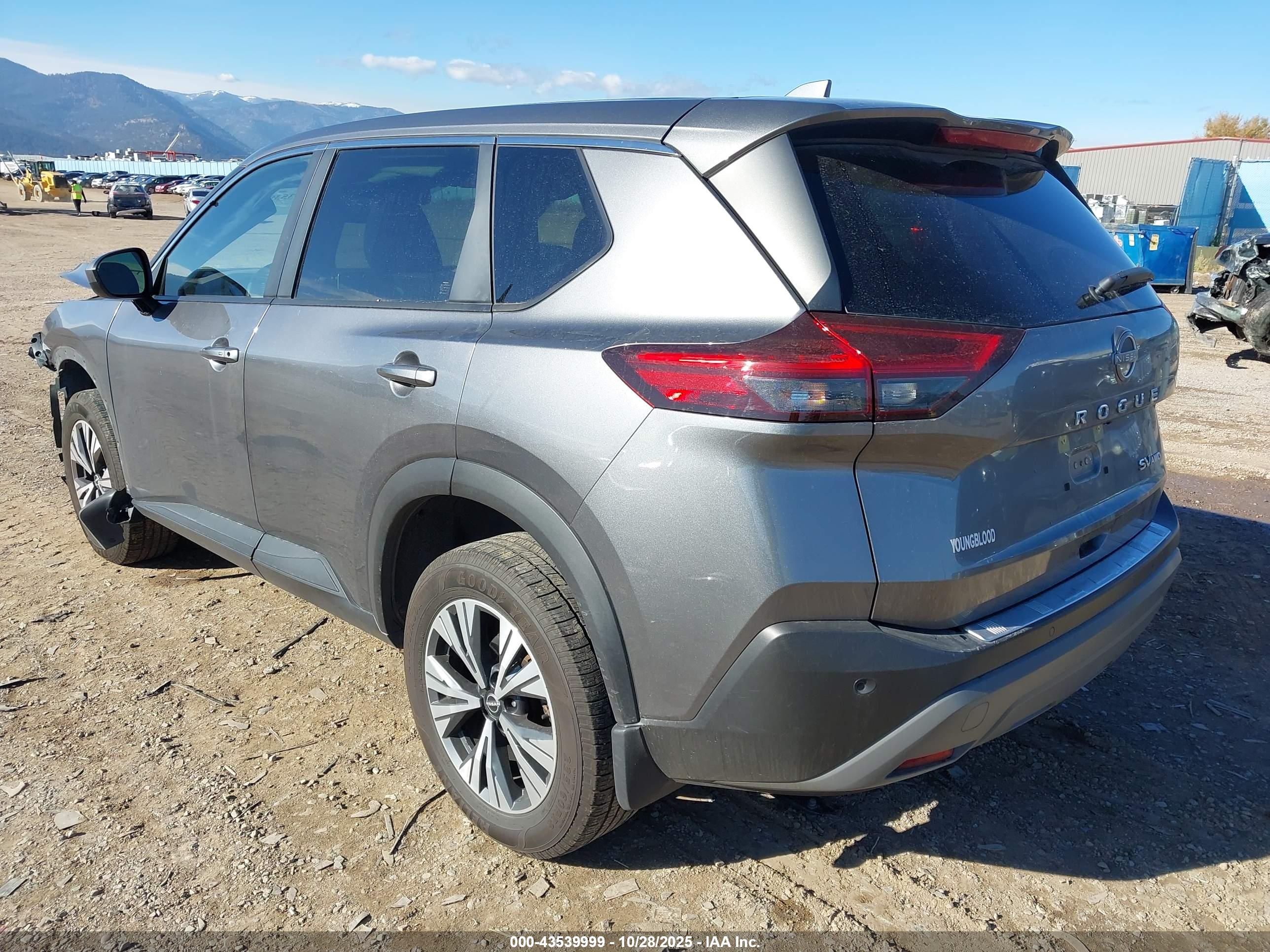 NISSAN ROGUE image 3