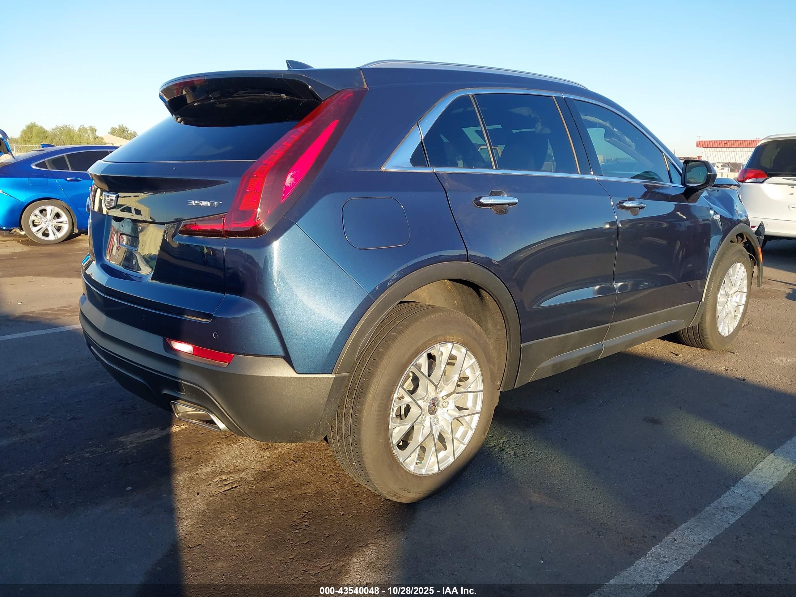 CADILLAC XT4 image 4