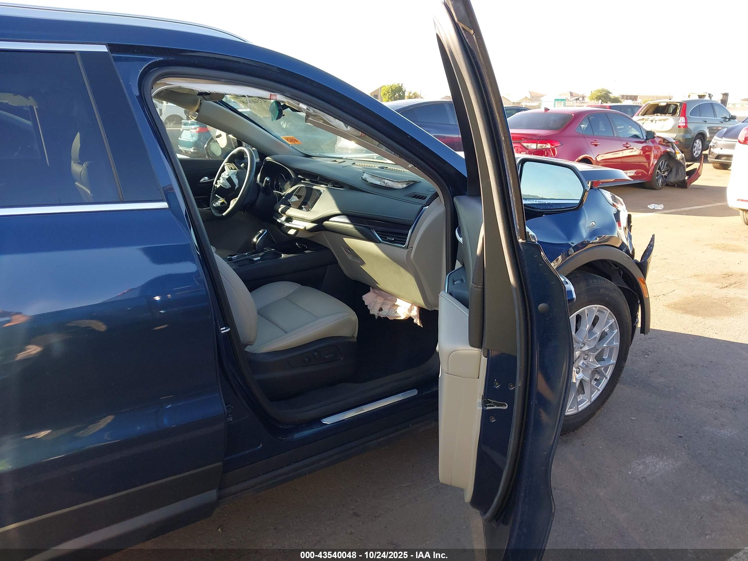 CADILLAC XT4 image 5