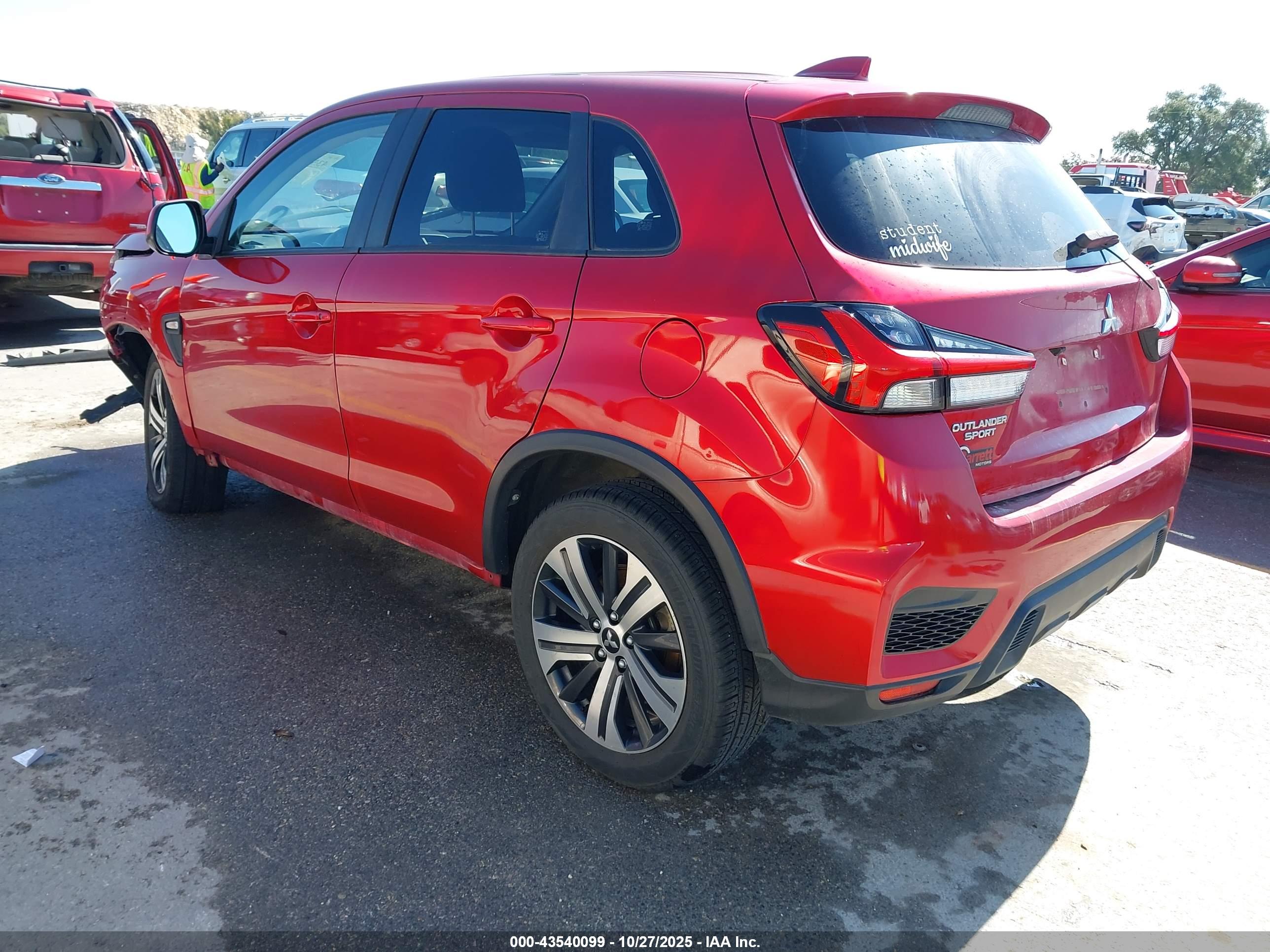 MITSUBISHI OUTLANDER image 3