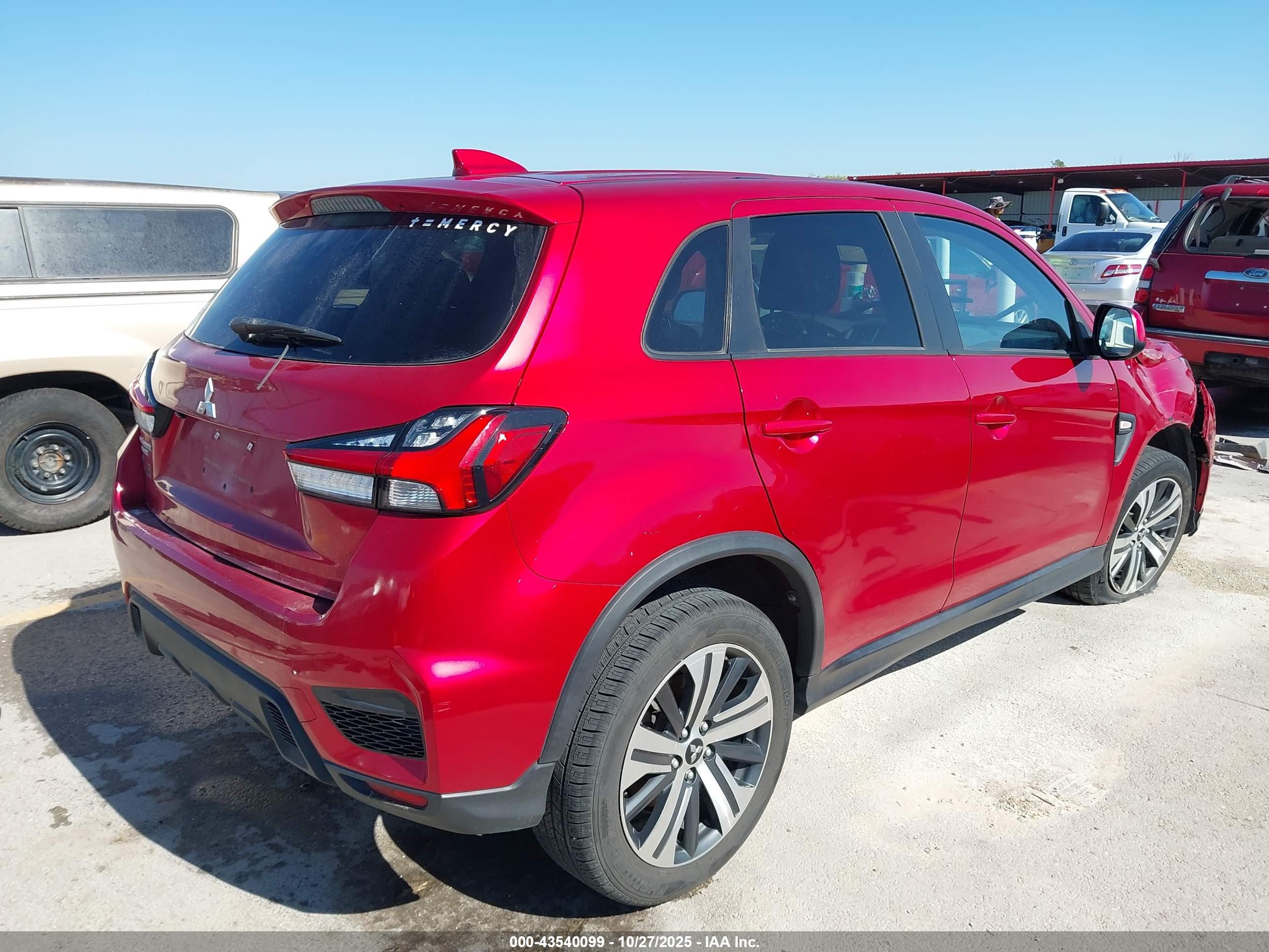 MITSUBISHI OUTLANDER image 4