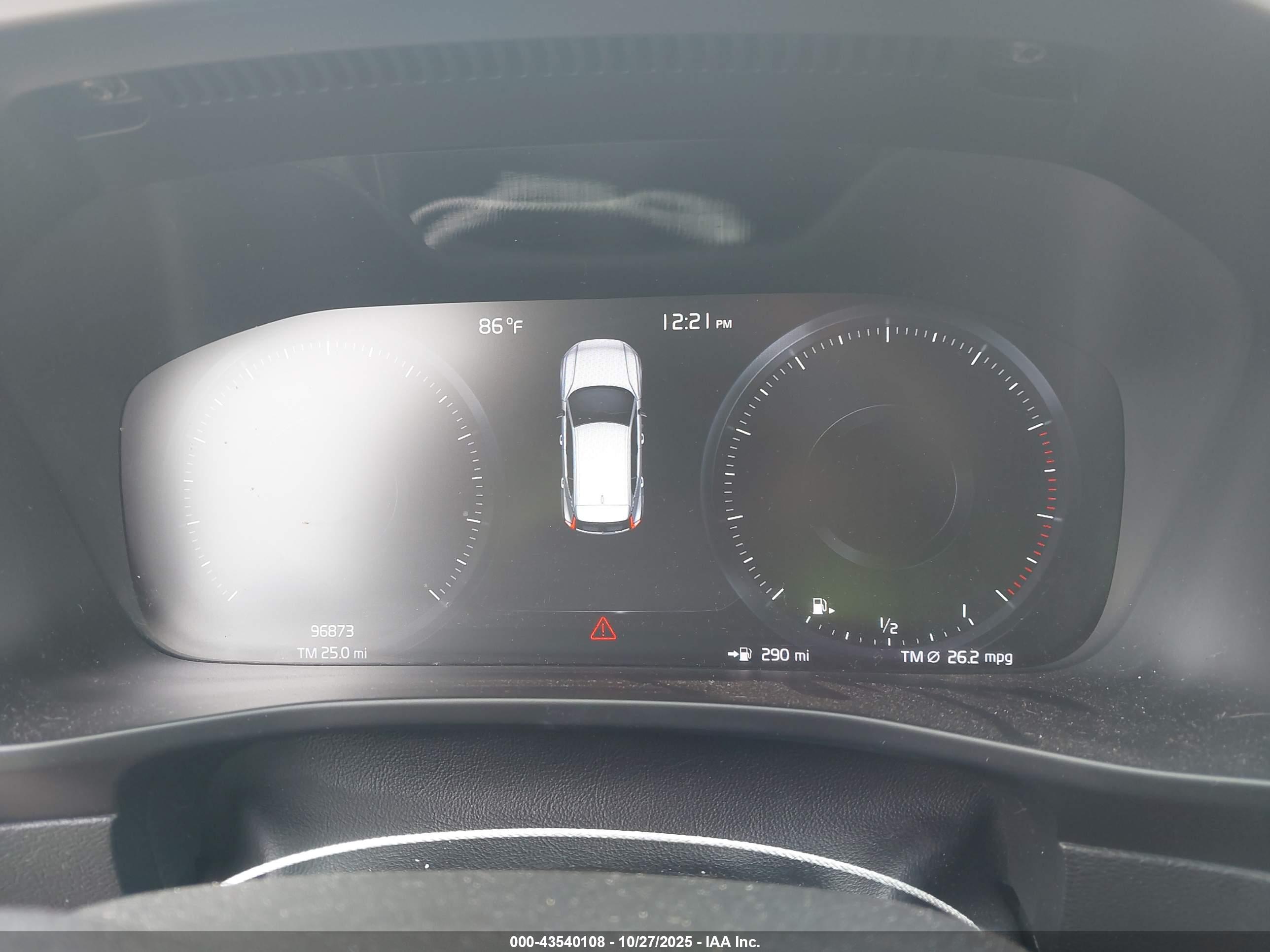 VOLVO XC40 image 7