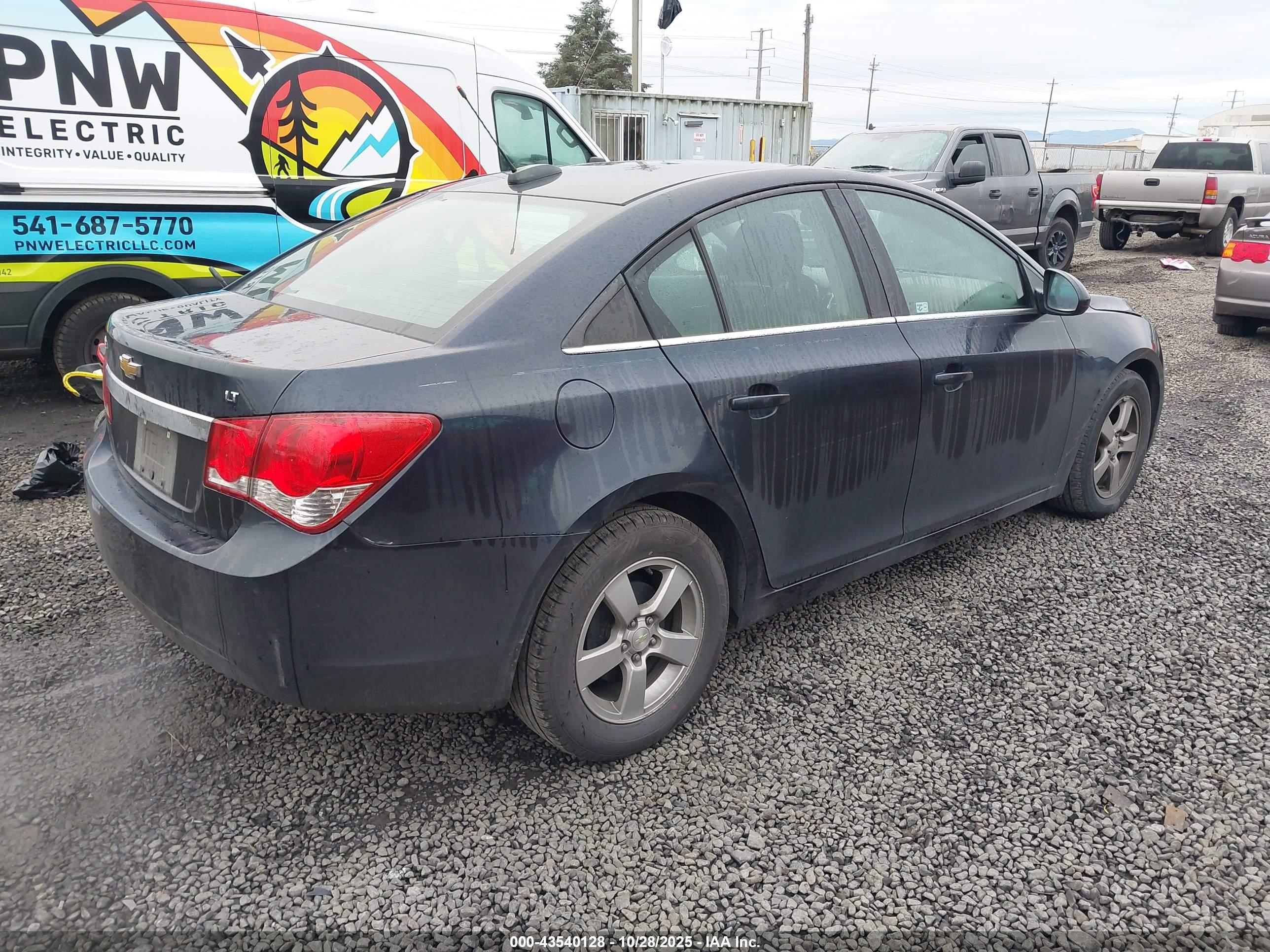 CHEVROLET CRUZE image 4