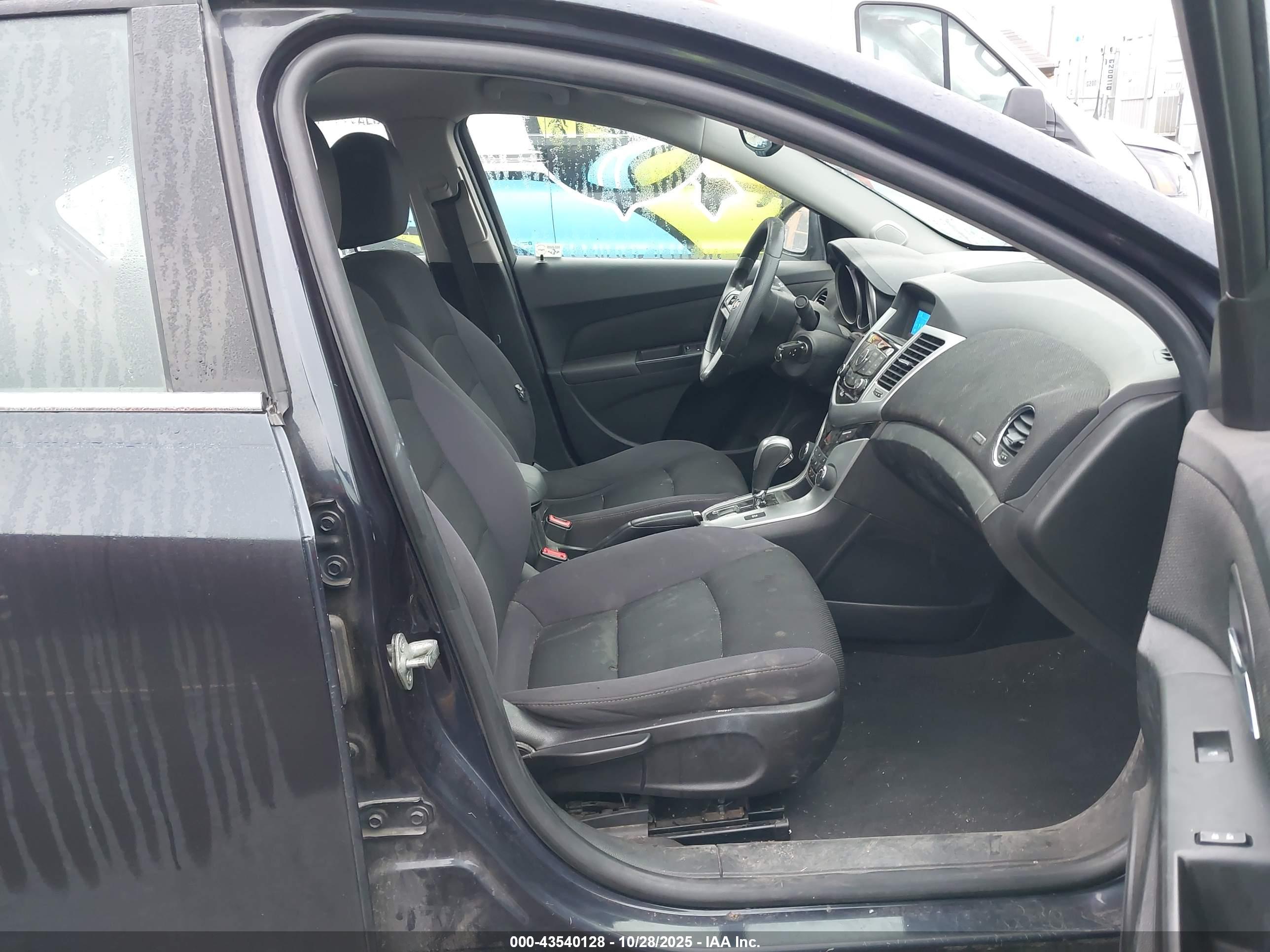 CHEVROLET CRUZE image 5