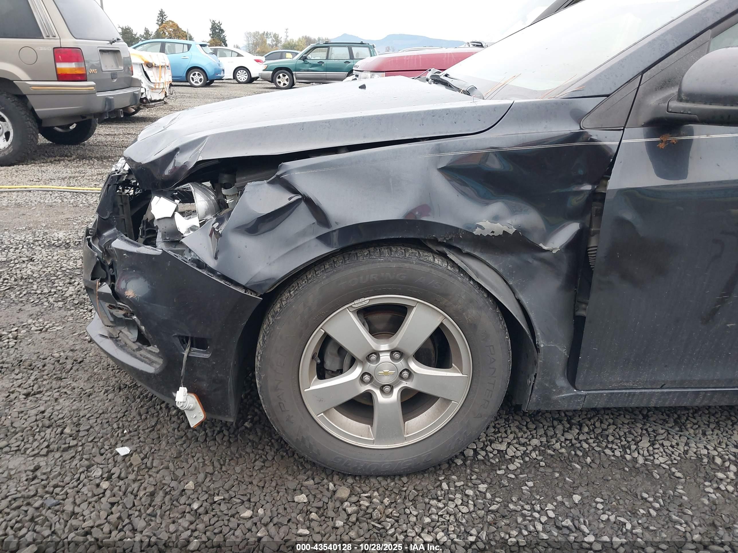 CHEVROLET CRUZE image 6