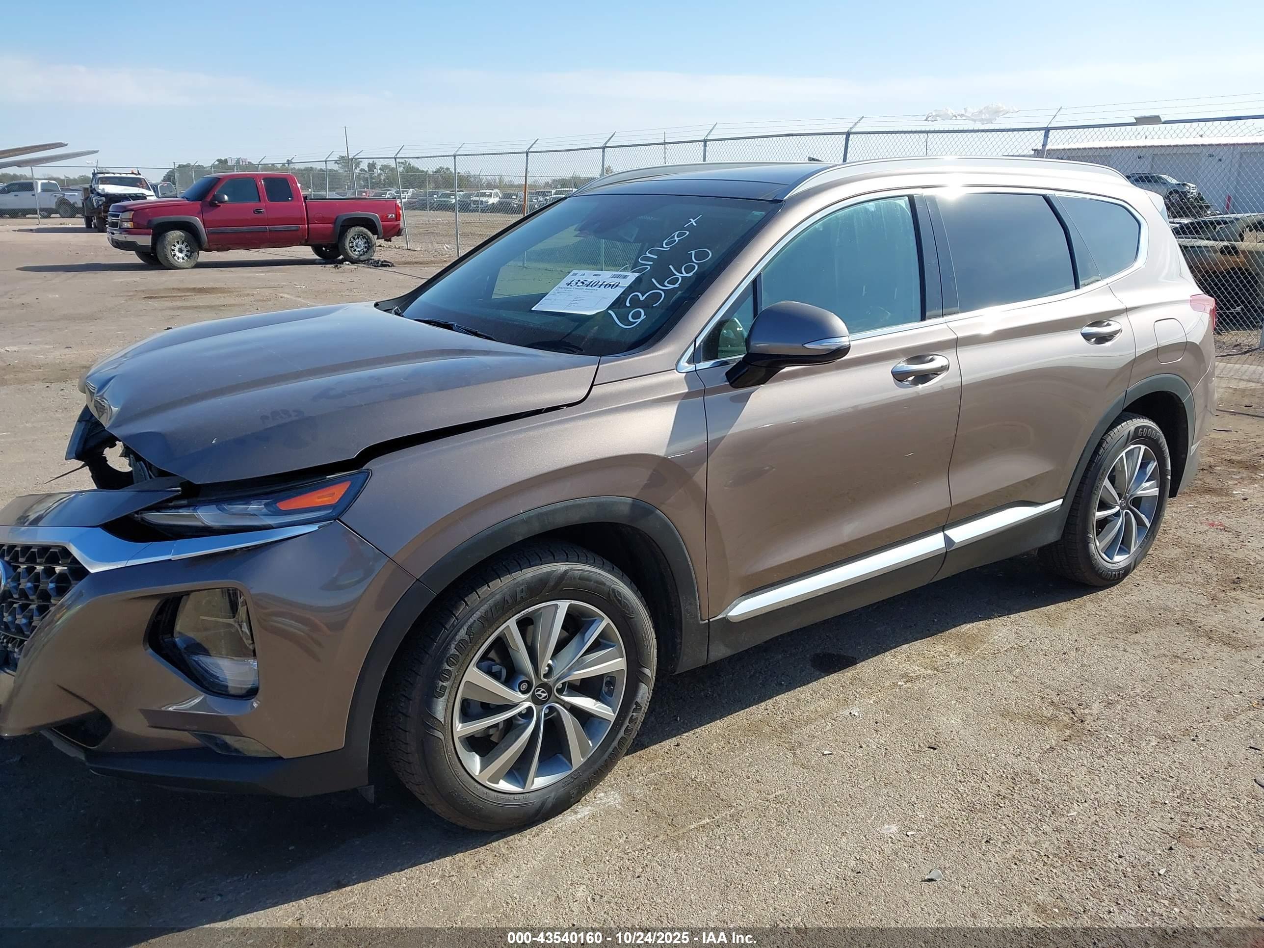HYUNDAI SANTA image 2