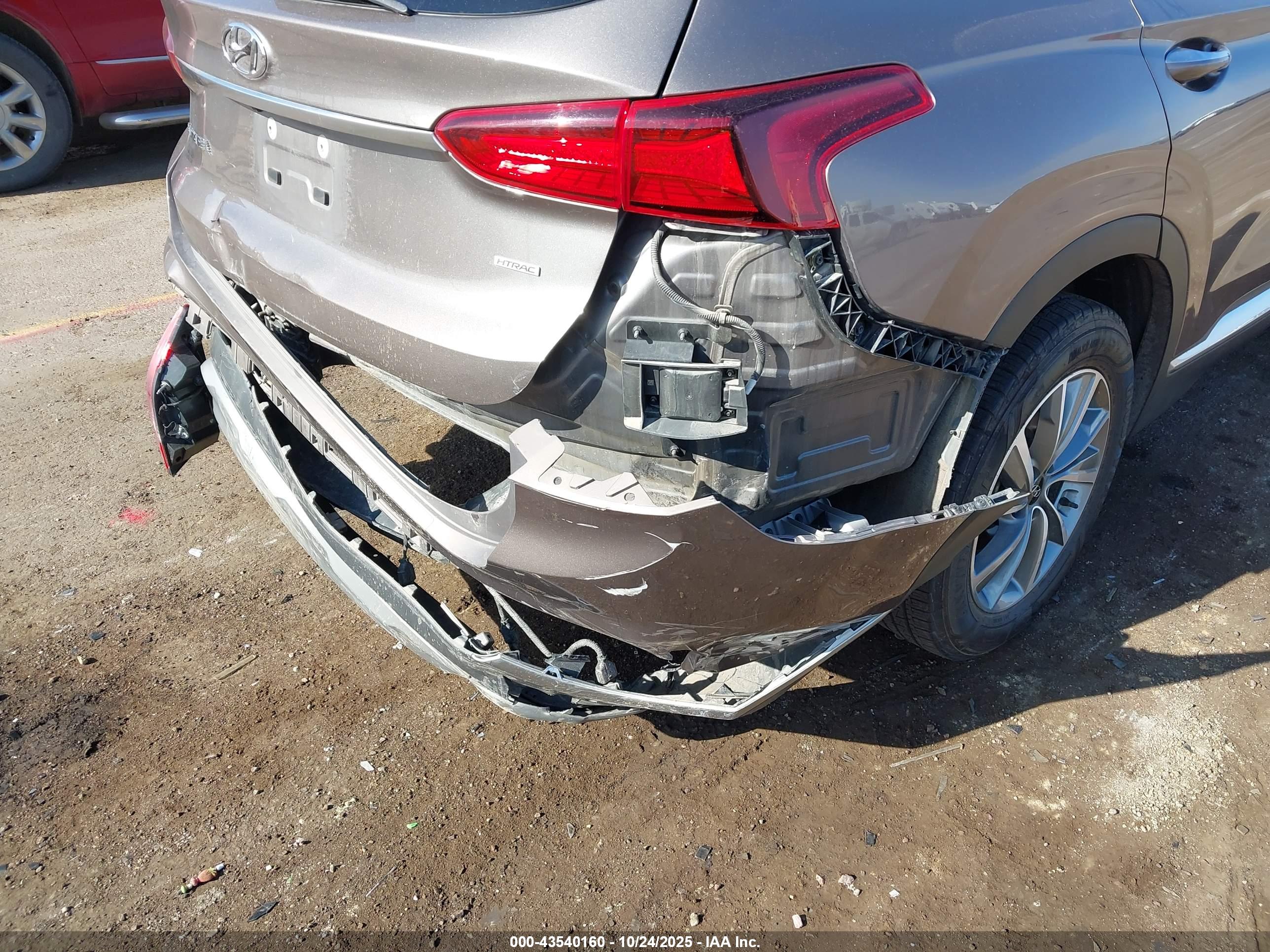 HYUNDAI SANTA image 6