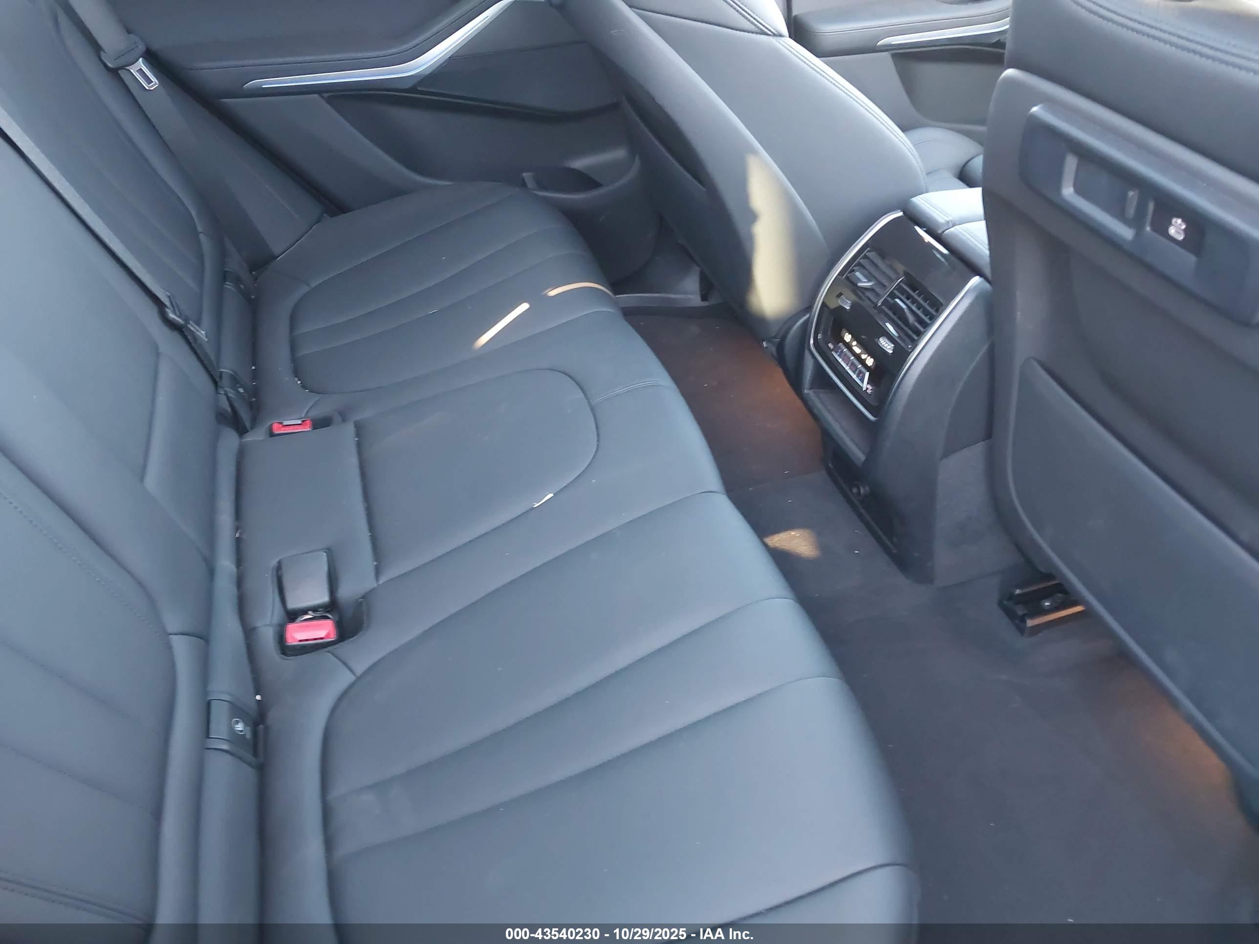 BMW X5 image 8