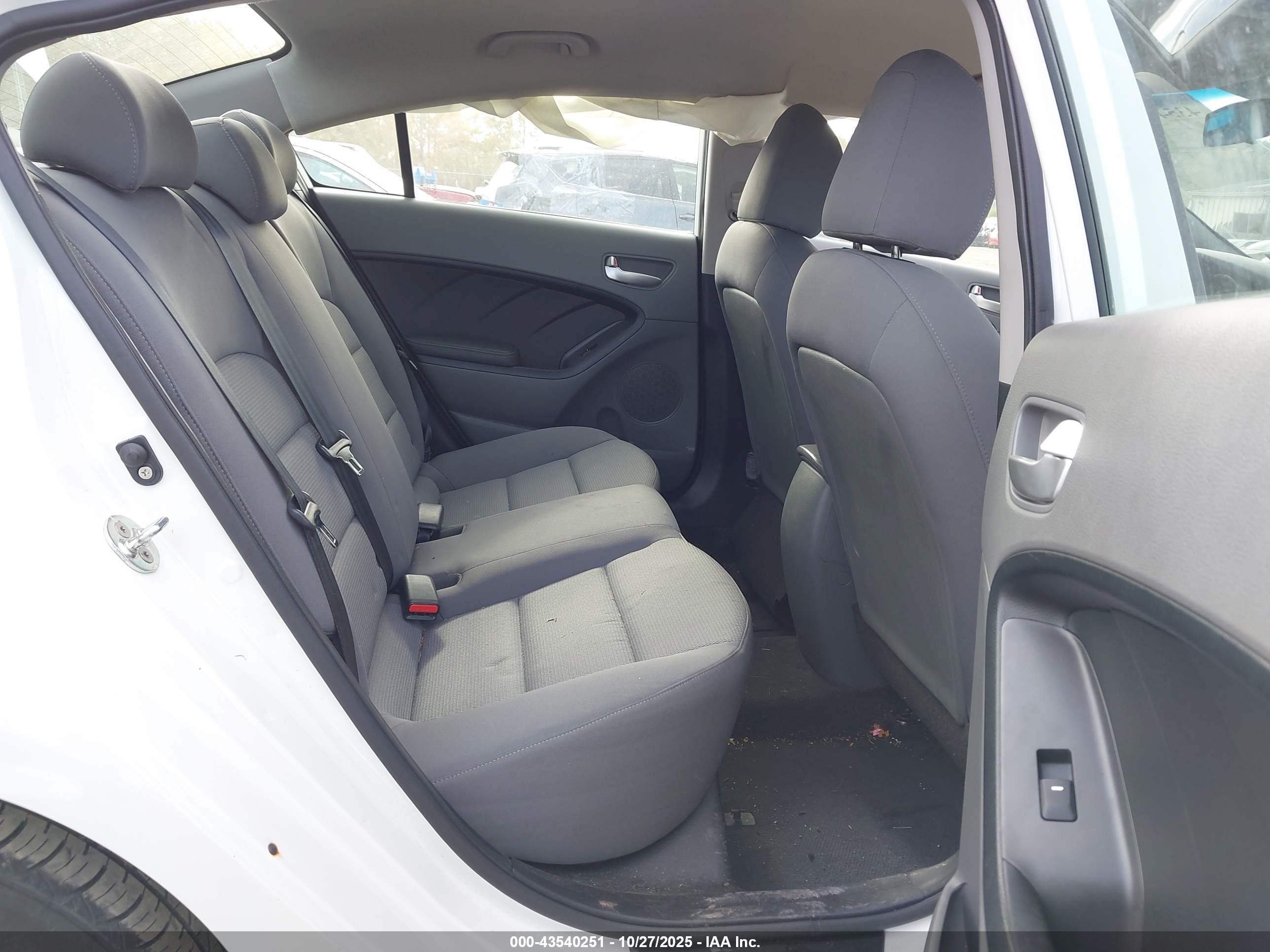 KIA FORTE image 8