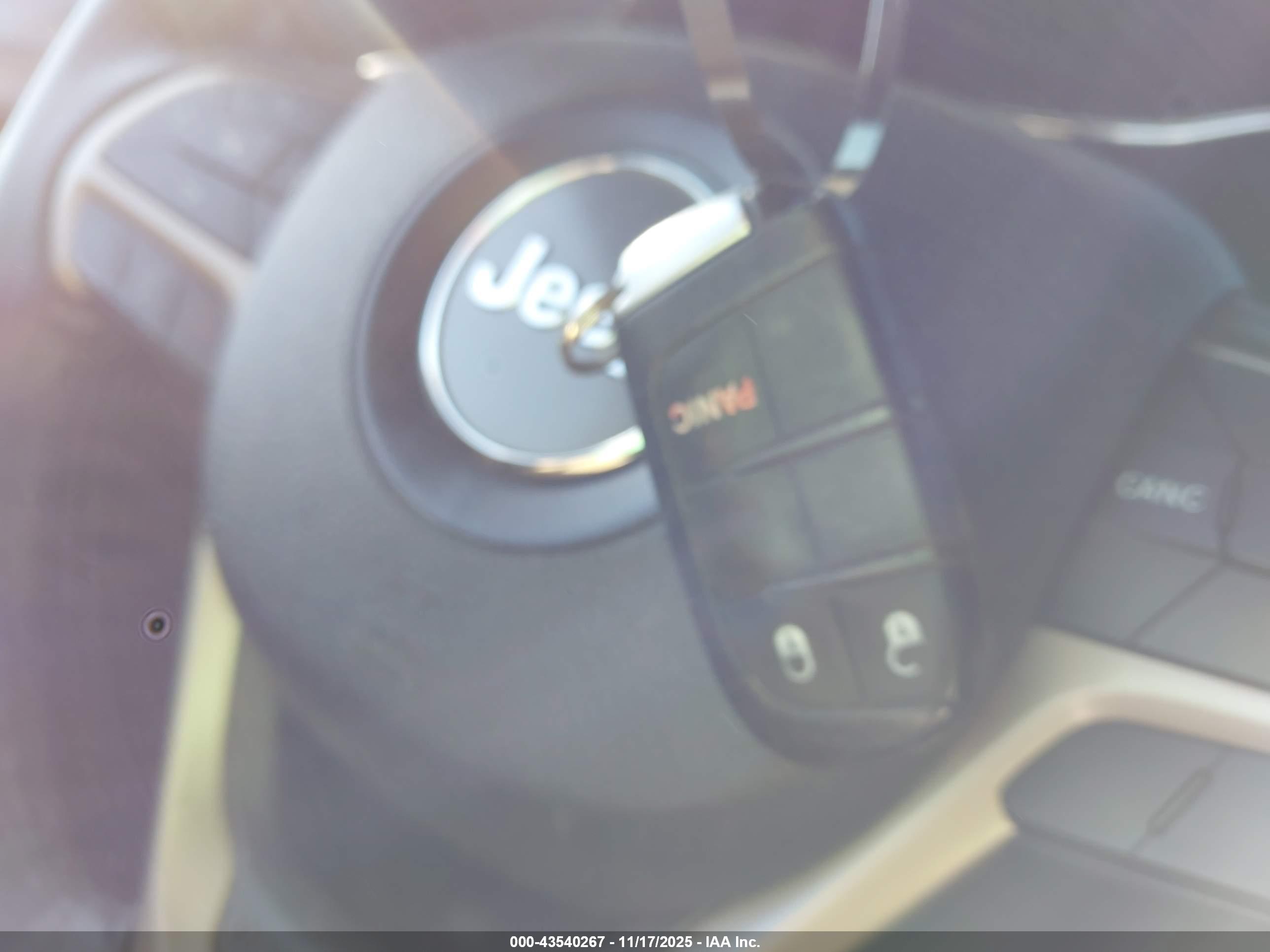 JEEP GRAND image 11