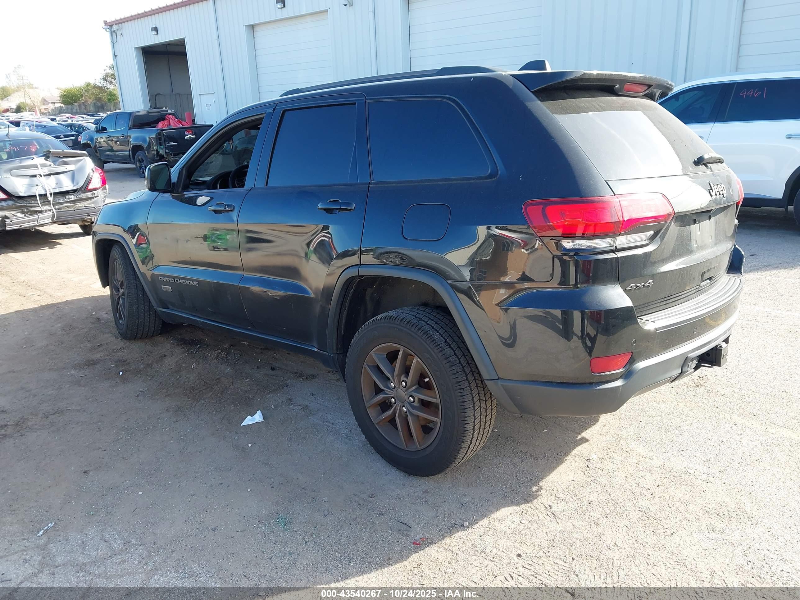 JEEP GRAND image 3