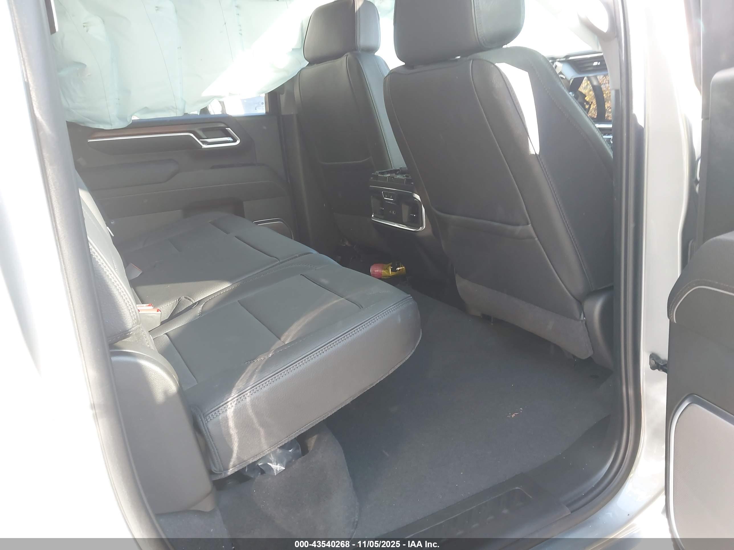 GMC SIERRA image 8