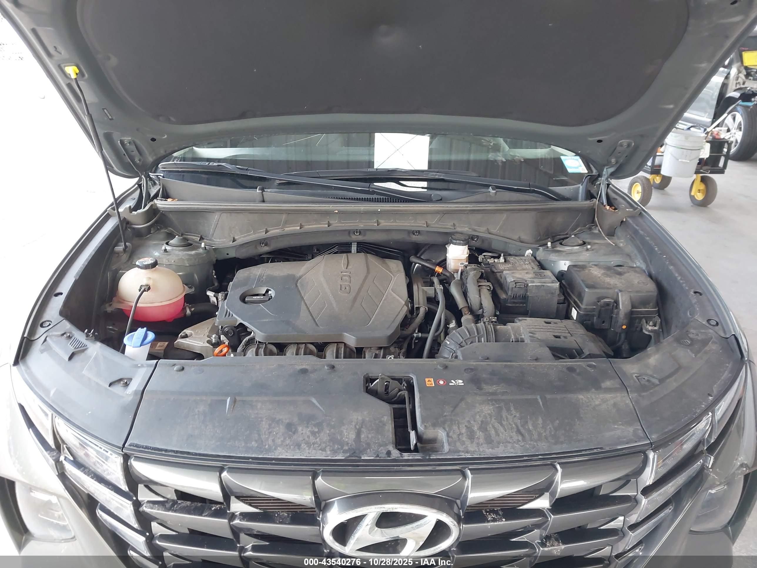 HYUNDAI TUCSON image 10