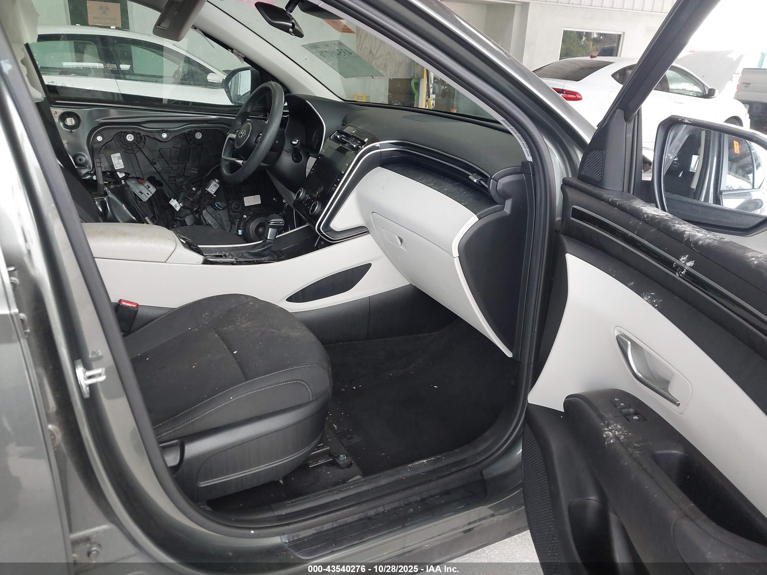 HYUNDAI TUCSON image 5