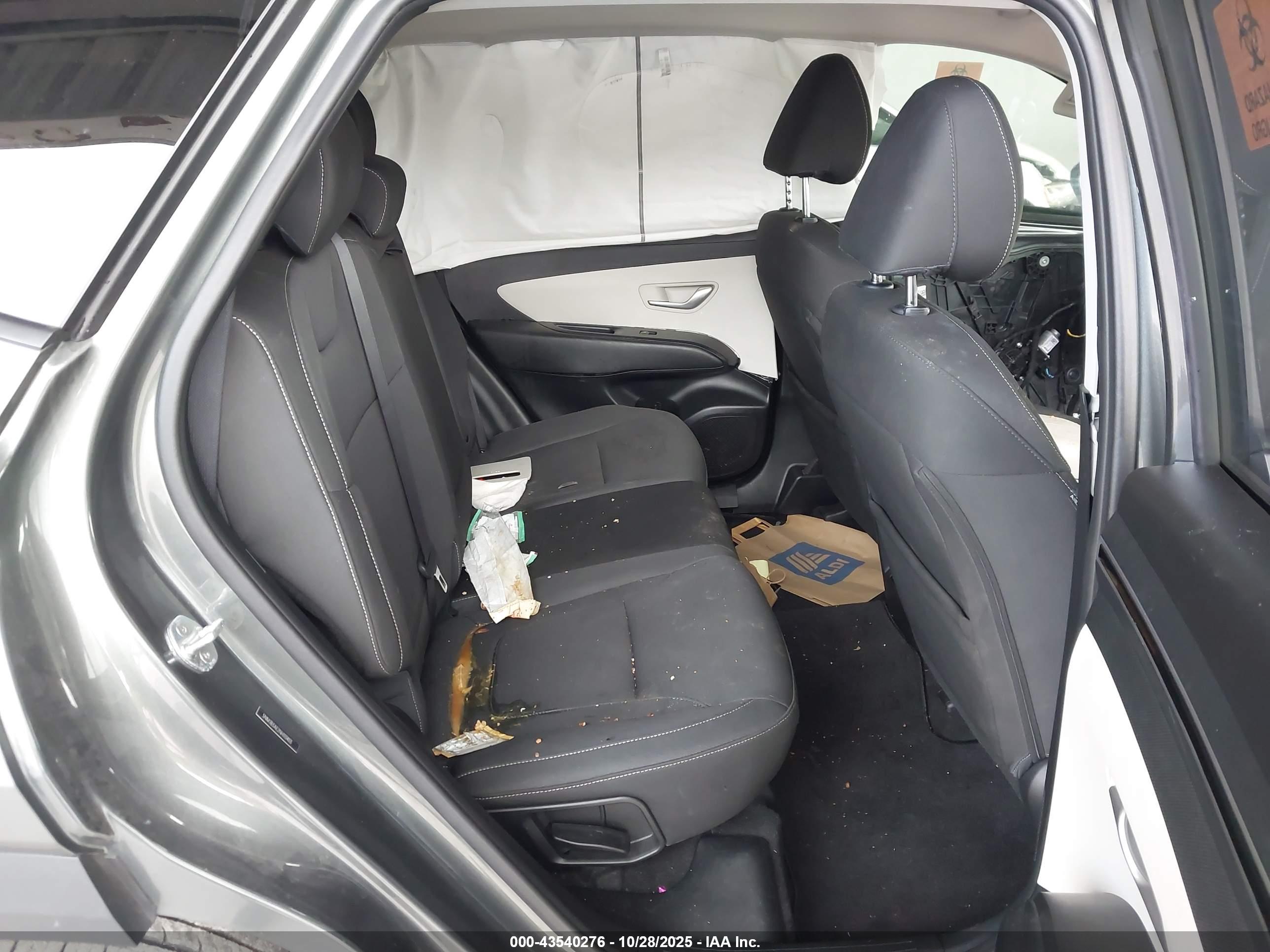 HYUNDAI TUCSON image 8