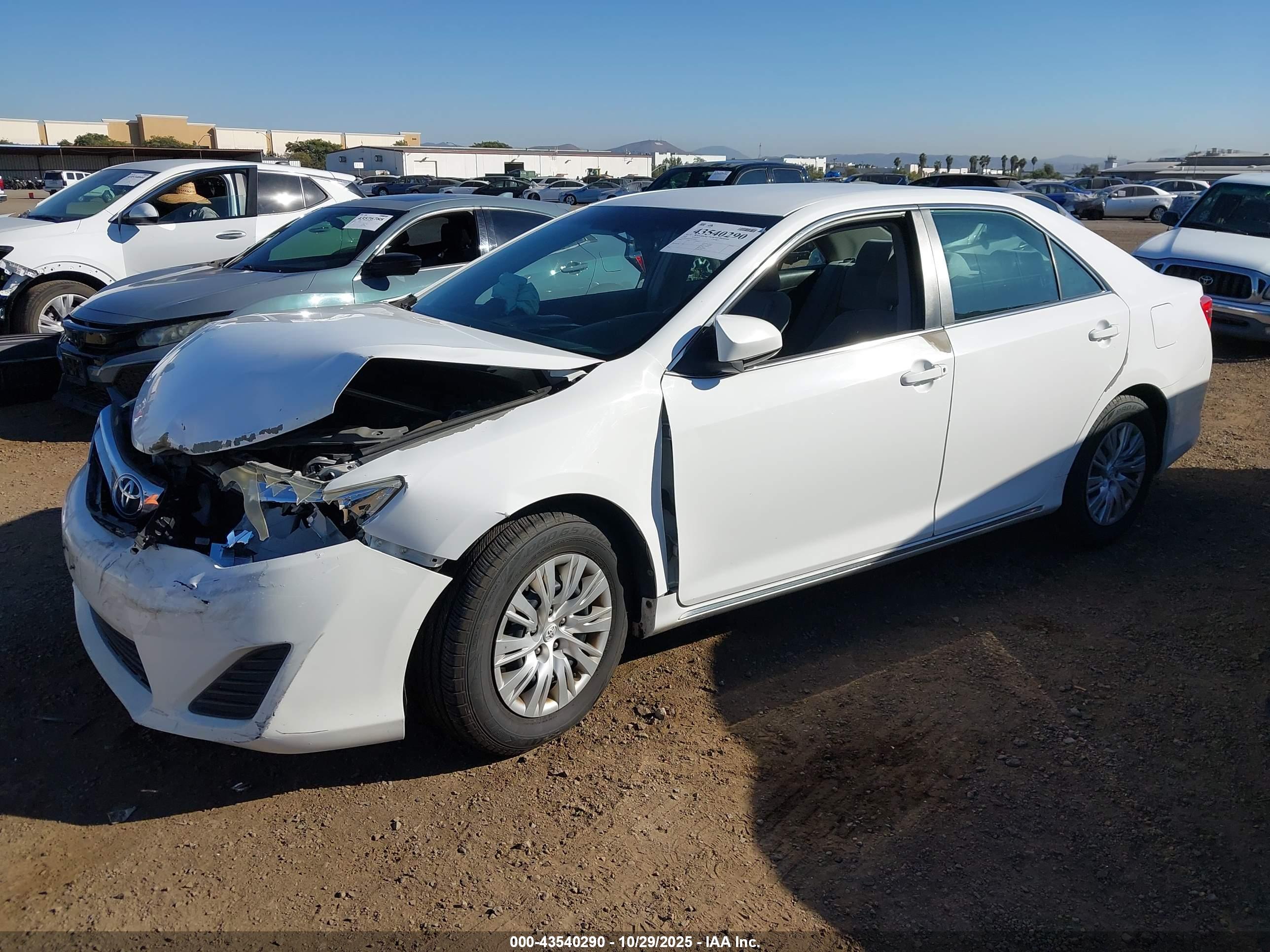 TOYOTA CAMRY image 2