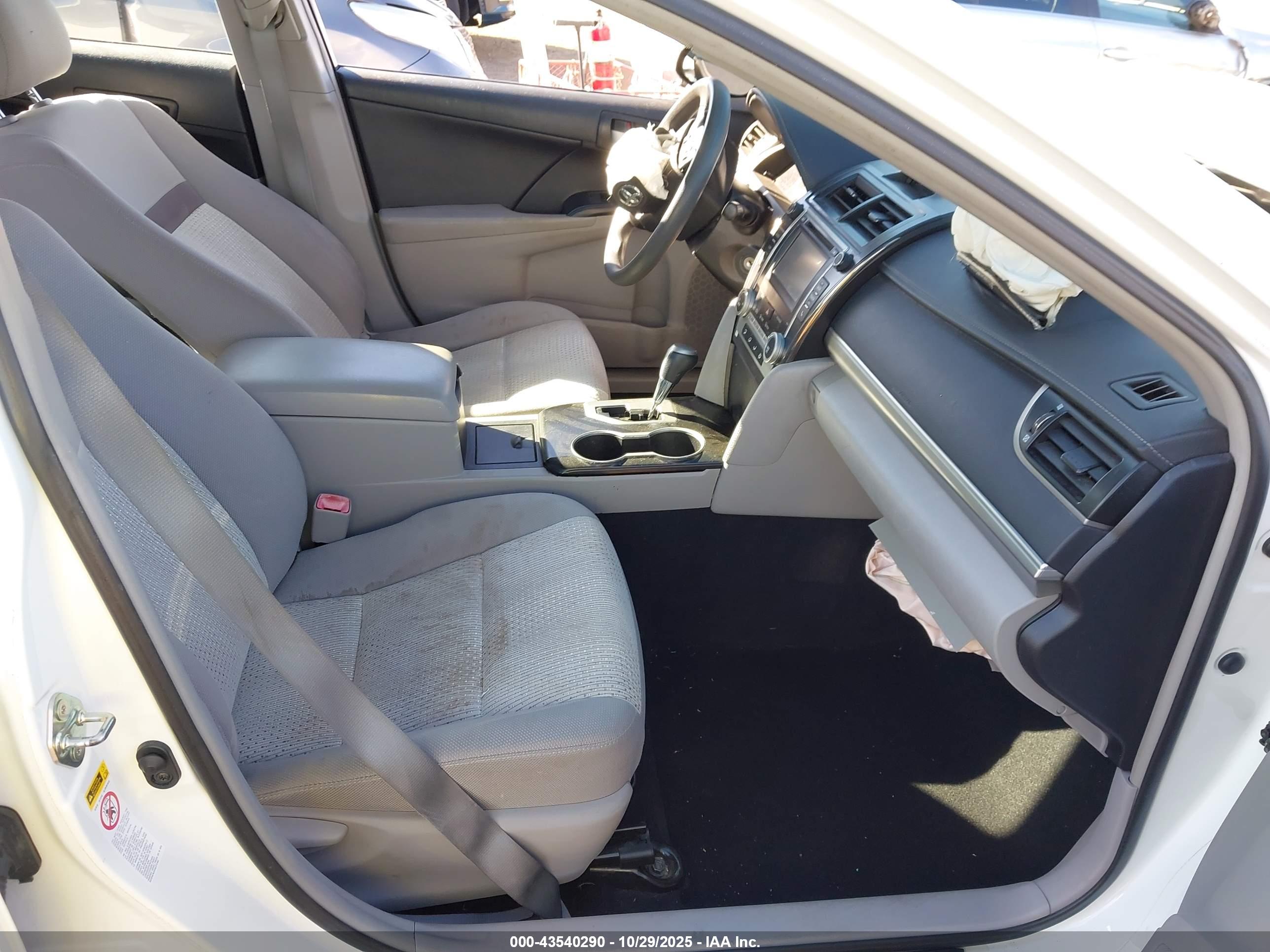 TOYOTA CAMRY image 5
