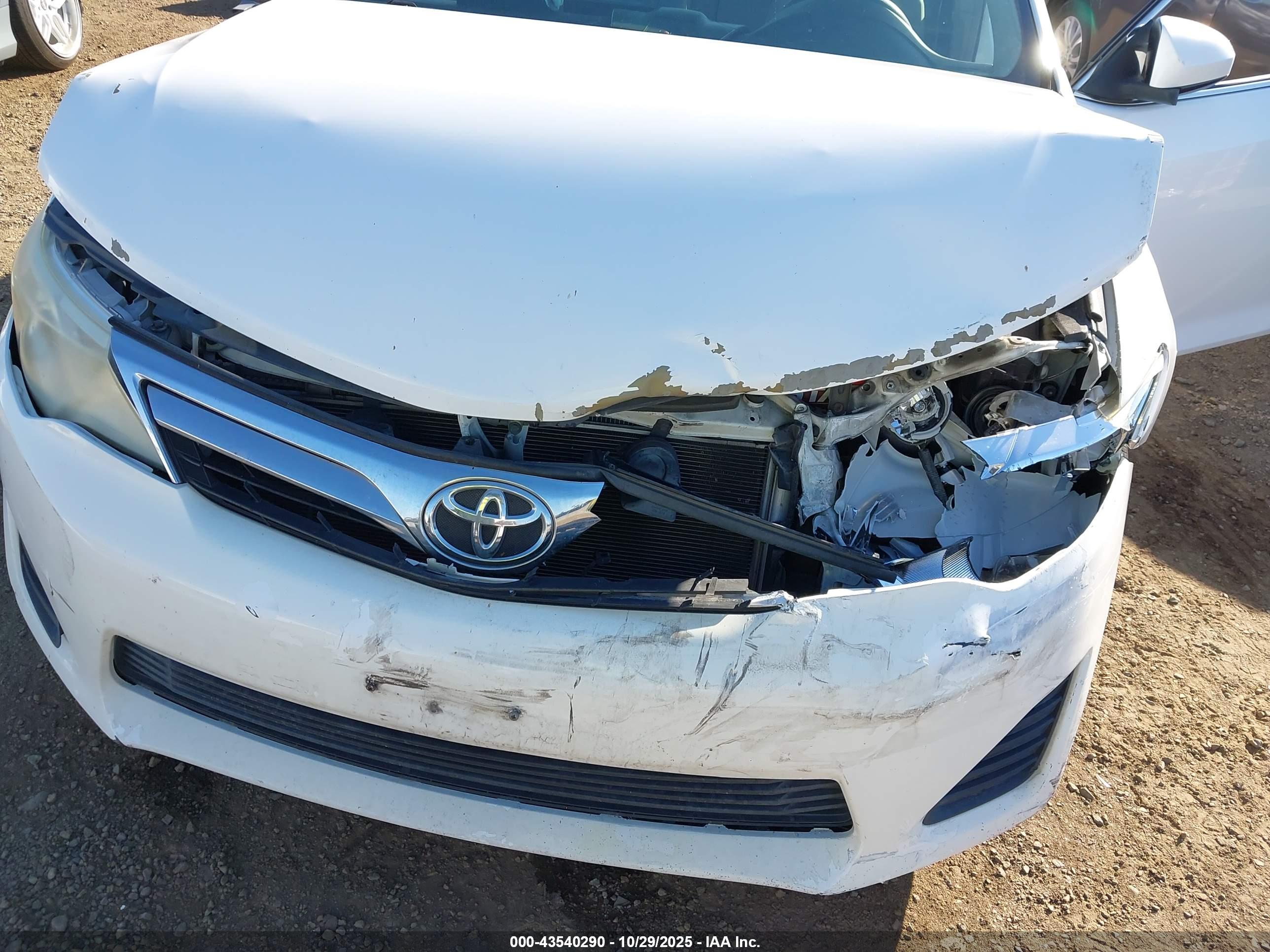 TOYOTA CAMRY image 6