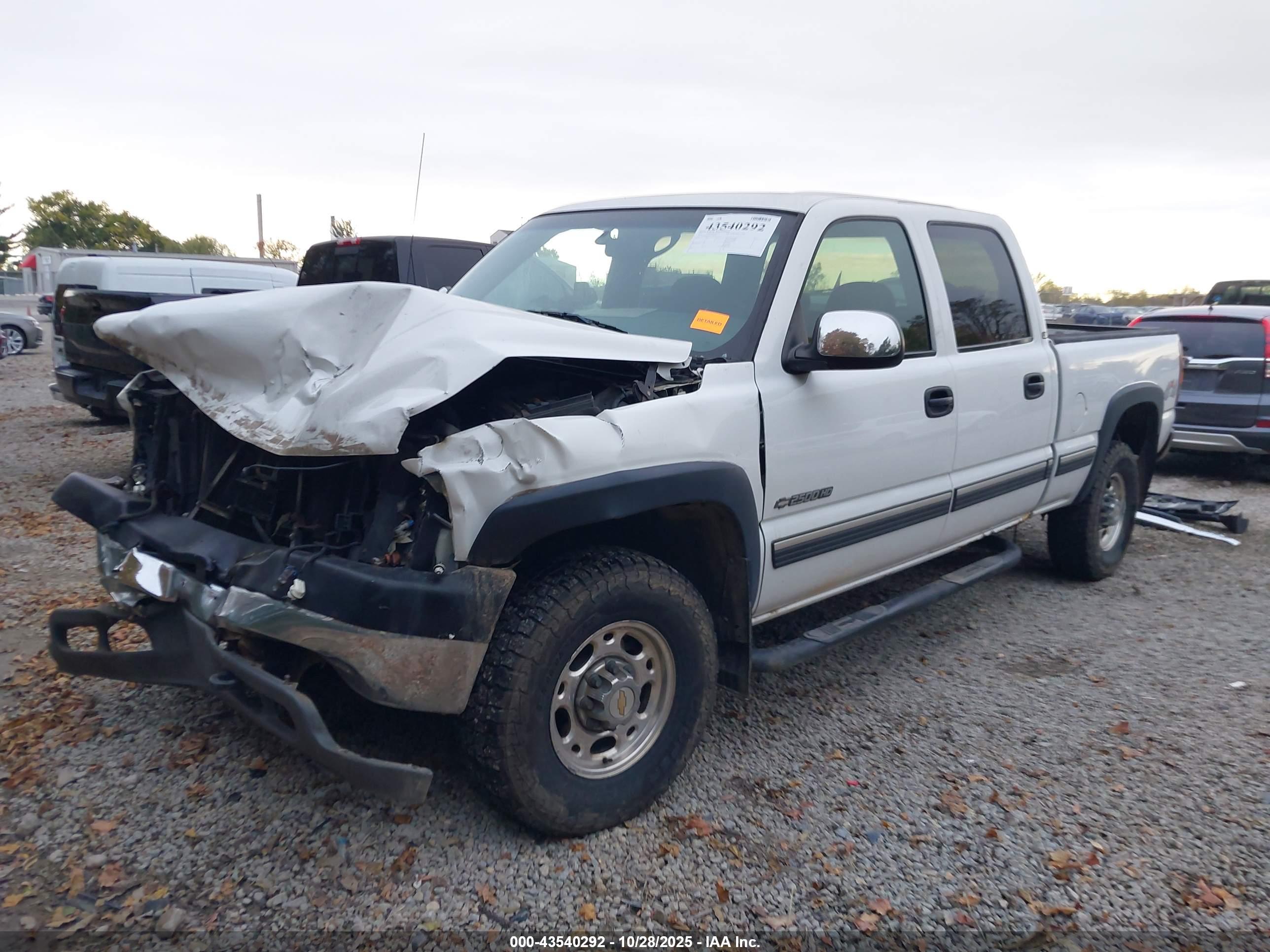 CHEVROLET SILVERADO image 2