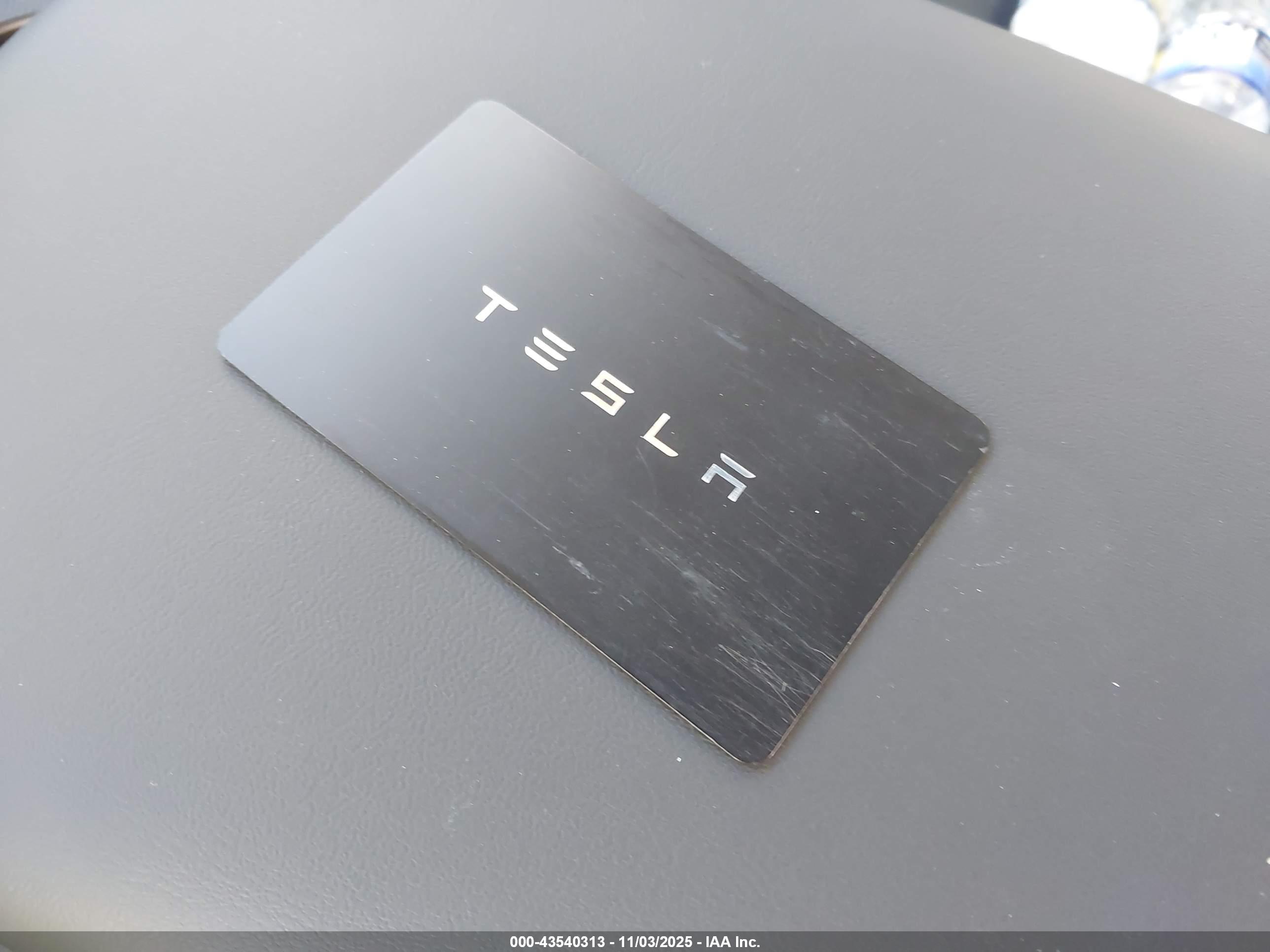 TESLA MODEL image 11