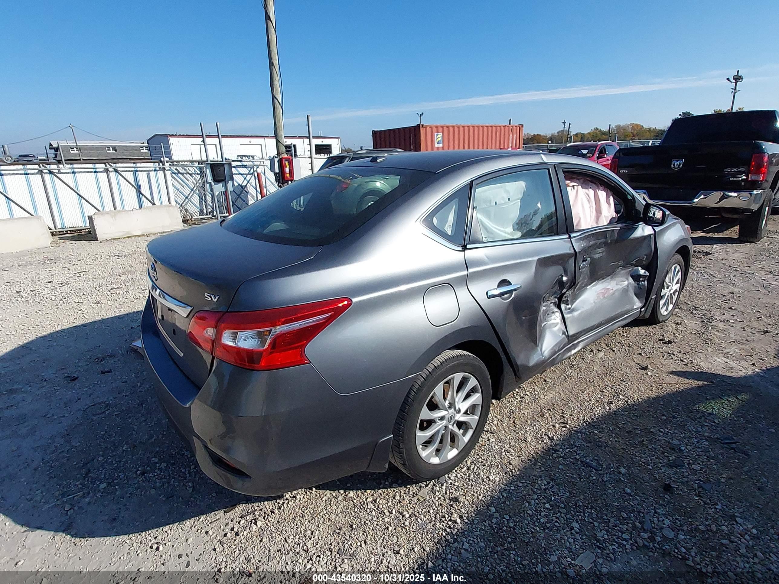 NISSAN SENTRA image 4